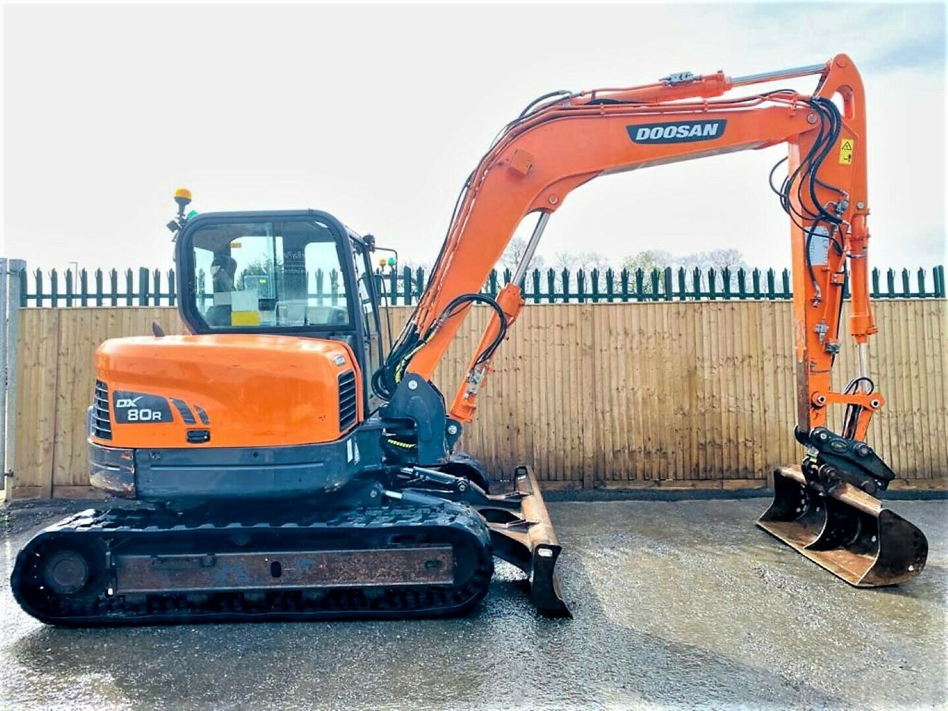 Doosan DX80-R Excavator / Digger