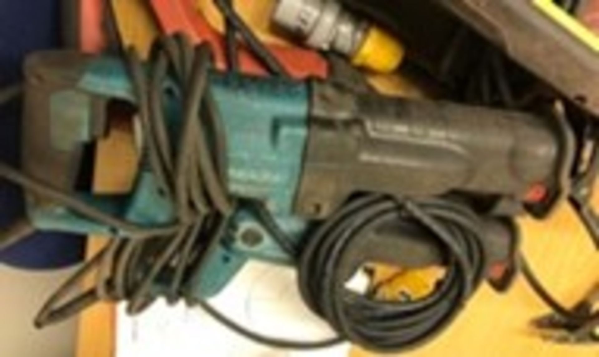 Reciprocating Saws ( 5 x Hilti, 3 x Makita, 1 x Makita Spares or repairs x 8 - Image 4 of 7