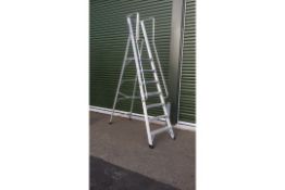 Clow Aluminium Podium Ladder (AEAAR07)