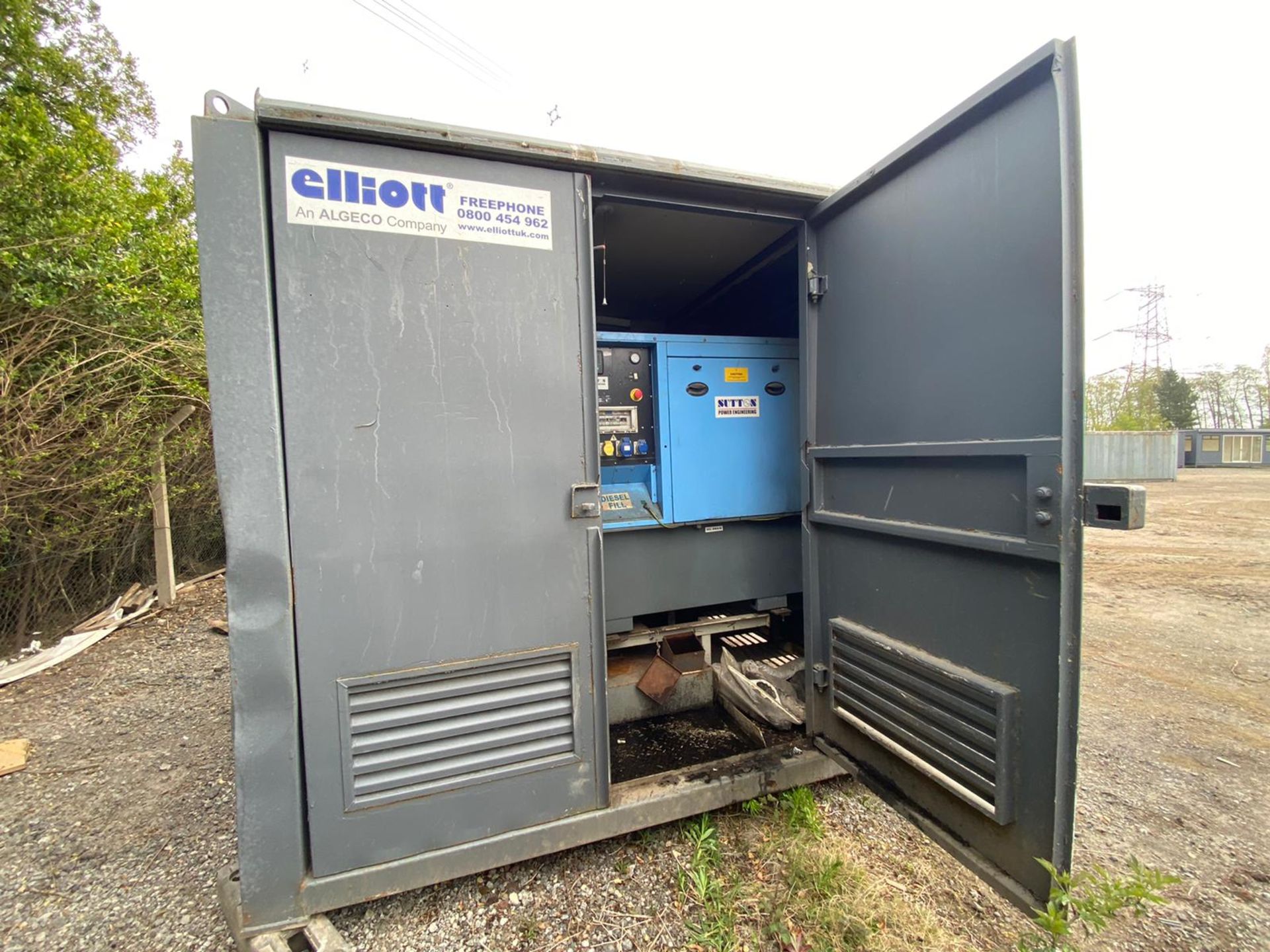 32ft x 10ft static welfare unit with 11KVA generator - Image 4 of 27