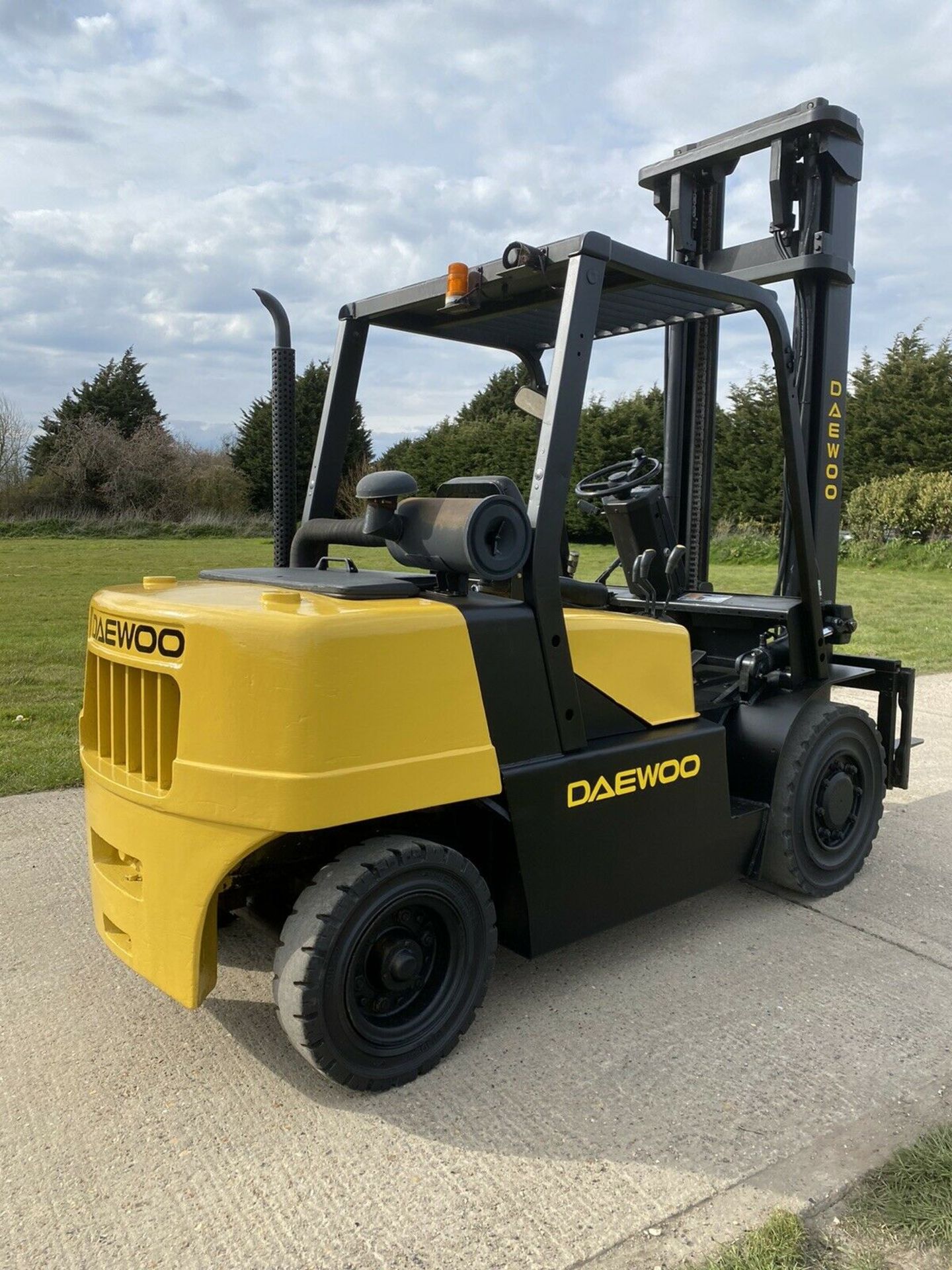 Daewoo diesel forklift - Image 2 of 6