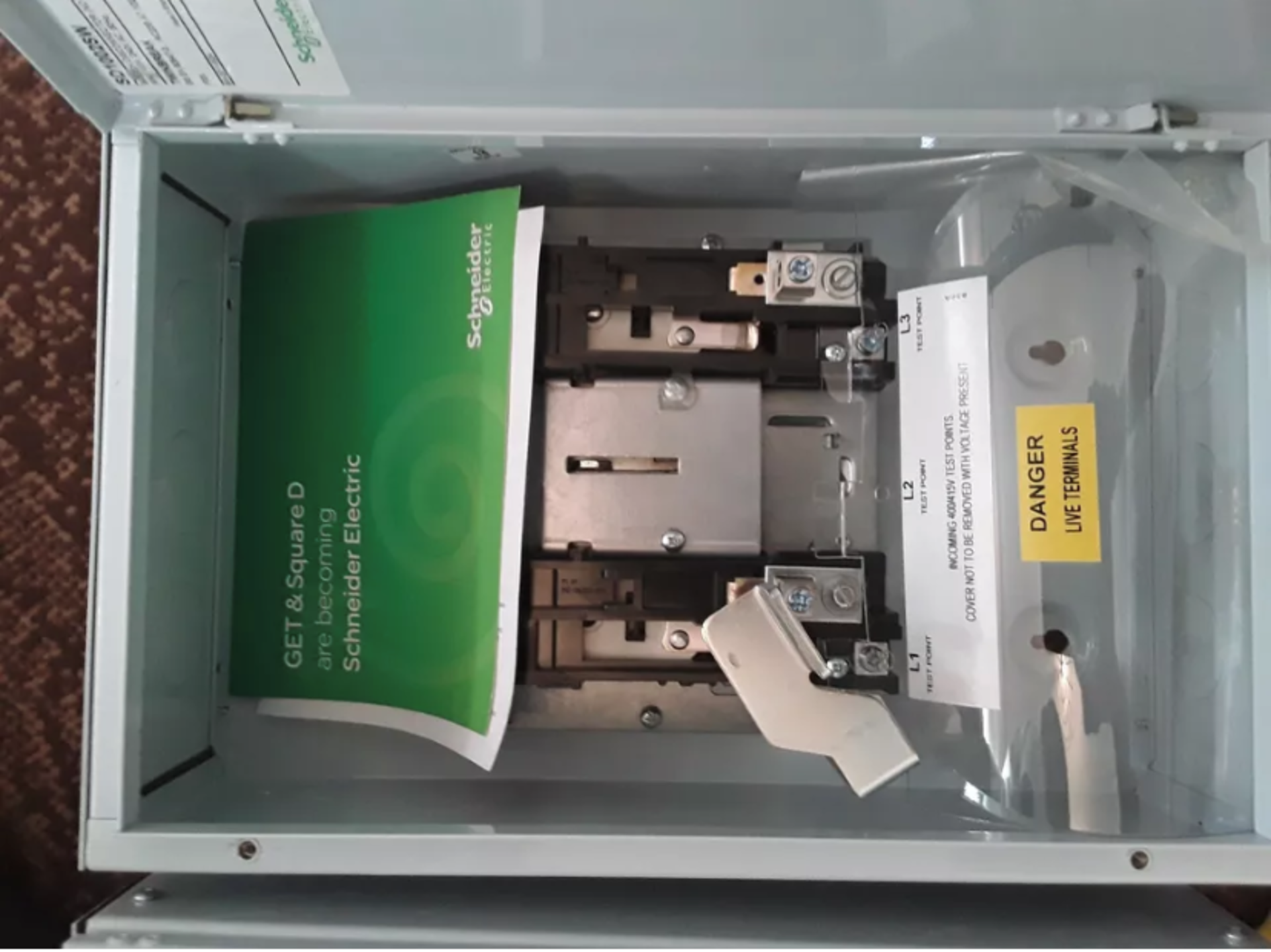 Schneider 100 Amp 2 Pole Switch Circuit Breakers x - Image 6 of 6