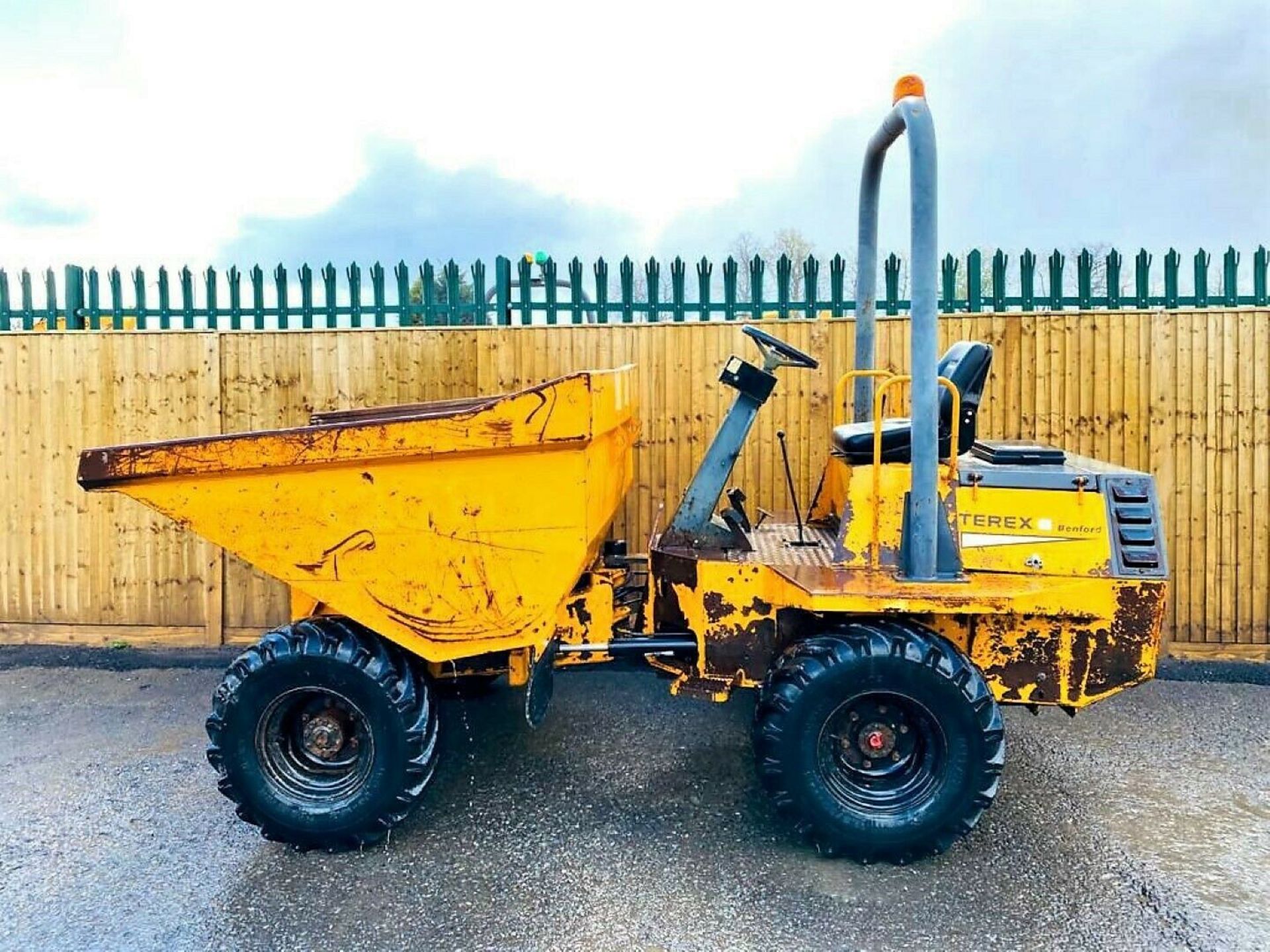 Benford 3 Ton Straight Tip Dumper 2003 - Image 3 of 12