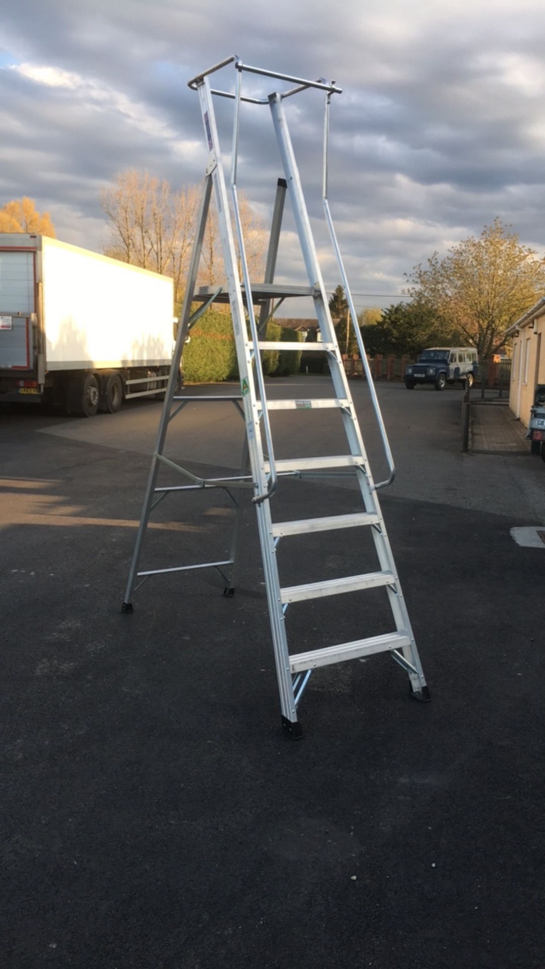 Clow Aluminium Podium Ladder