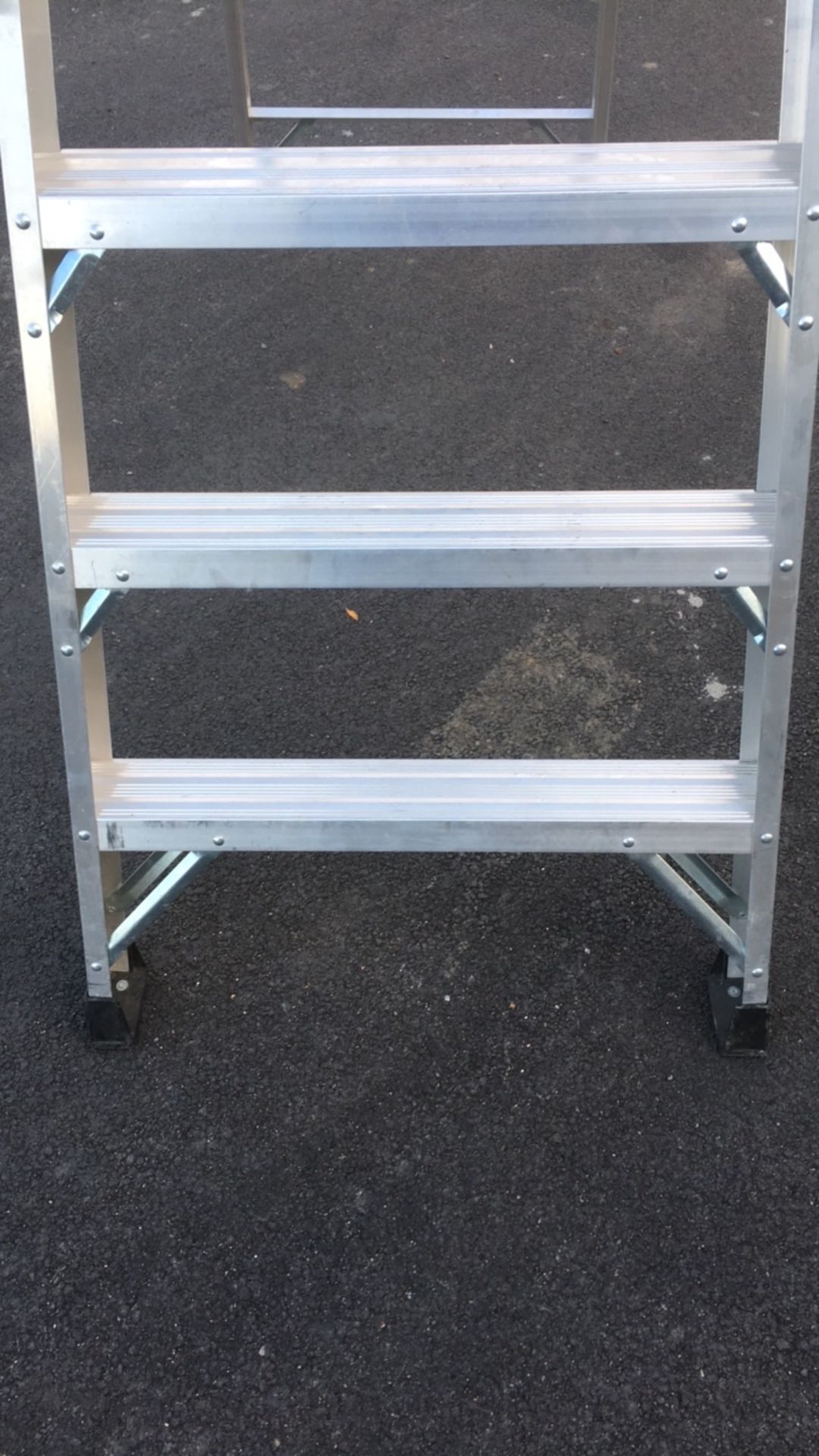 Clow Aluminium Podium Ladder - Image 2 of 5