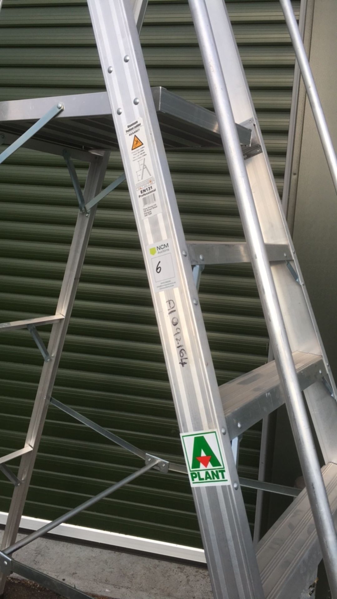 Clow Aluminium Podium Ladder - Image 5 of 5