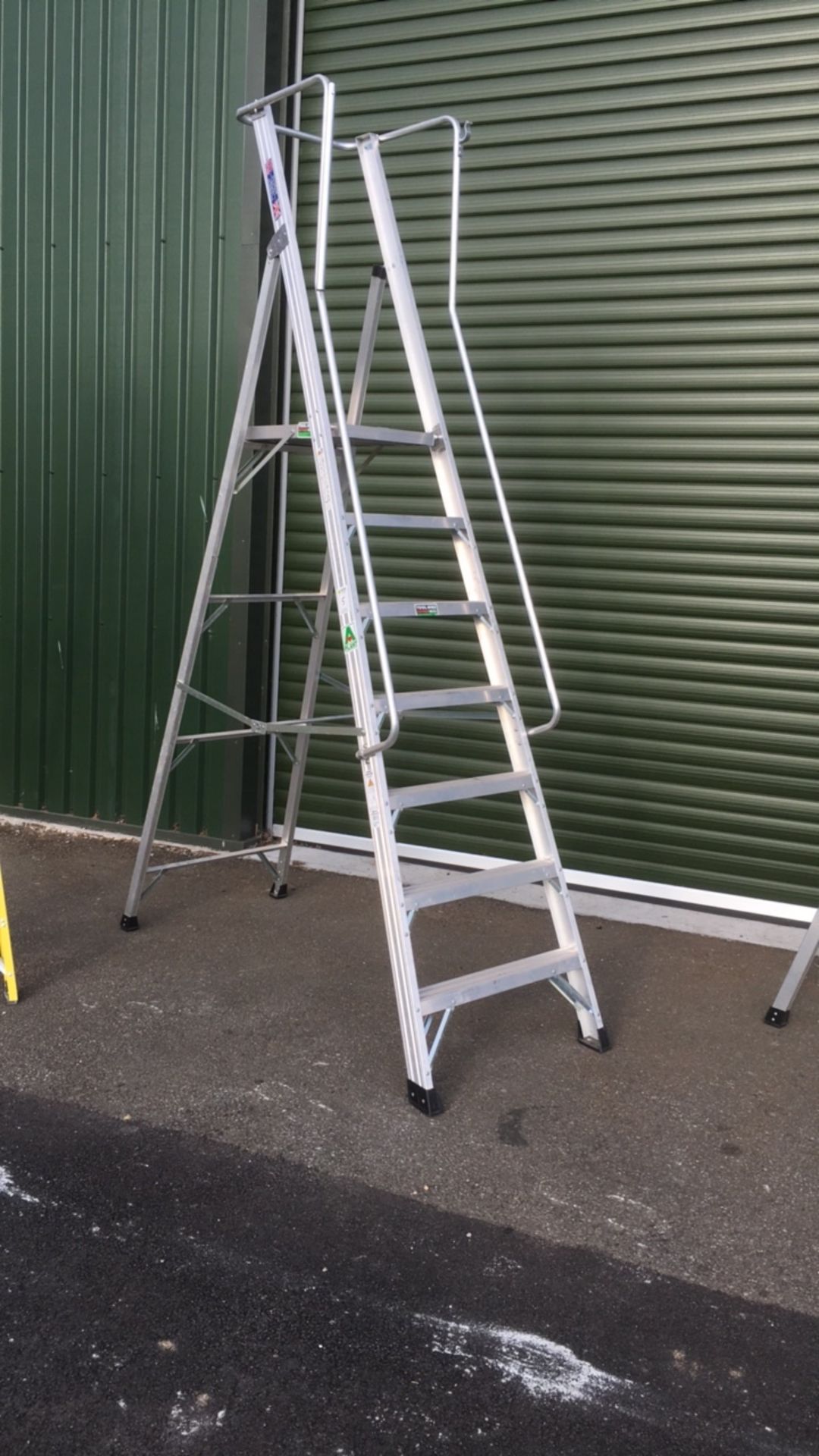 Clow Aluminium Podium Ladder - Image 2 of 6