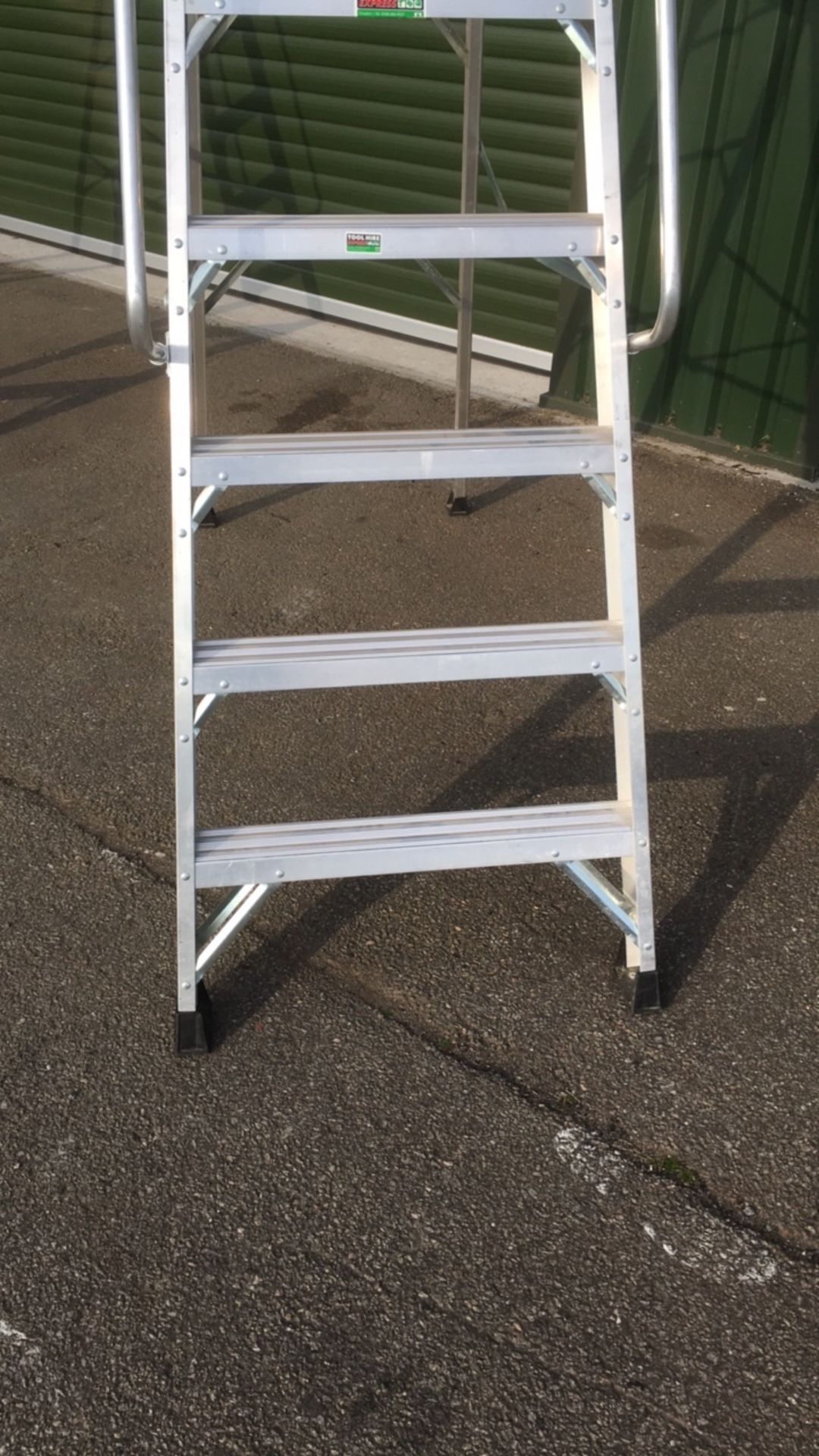 Clow Aluminium Podium Ladder - Image 4 of 5