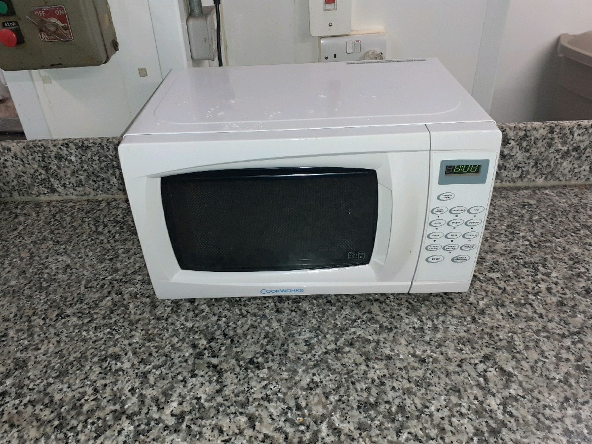 Microwave oven