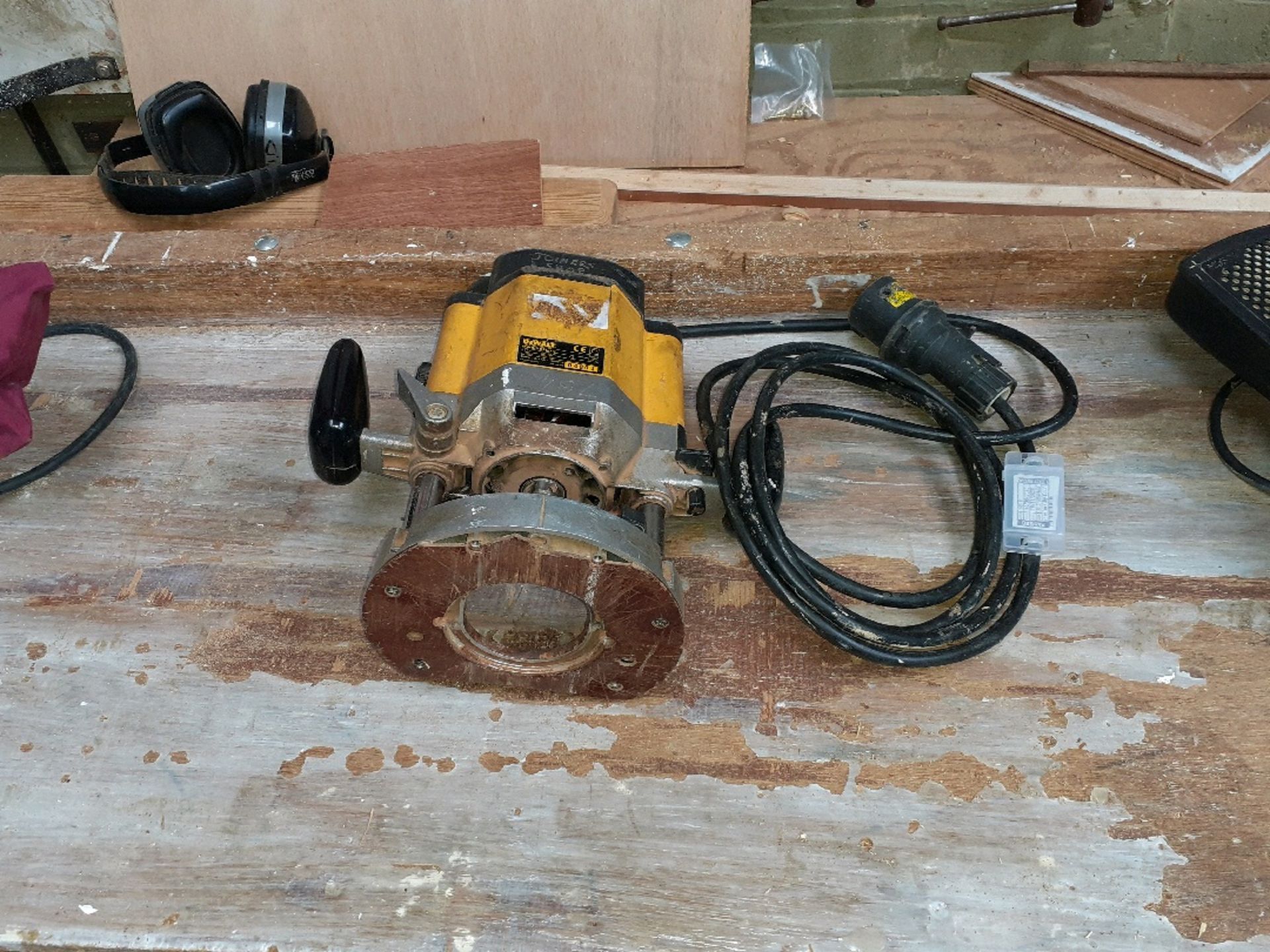 DeWalt router