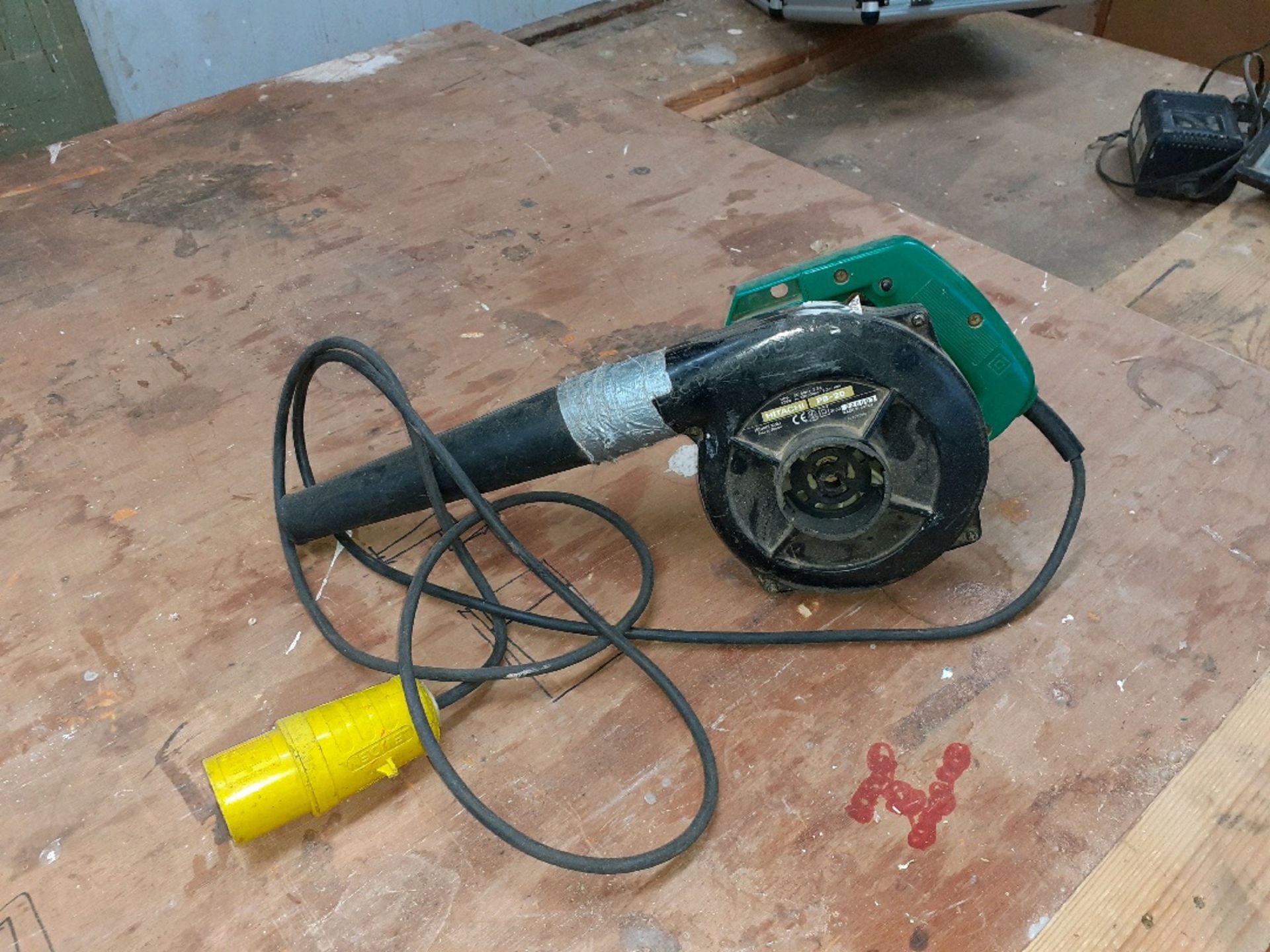 Hitachi portable blower