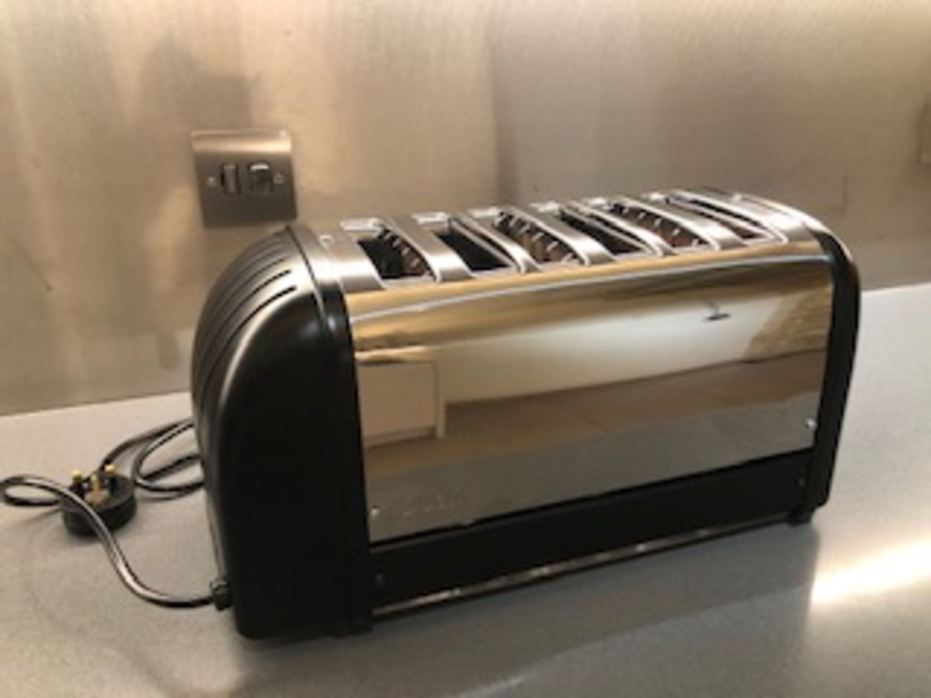 Dualit 6 slot bun toaster - Image 3 of 6