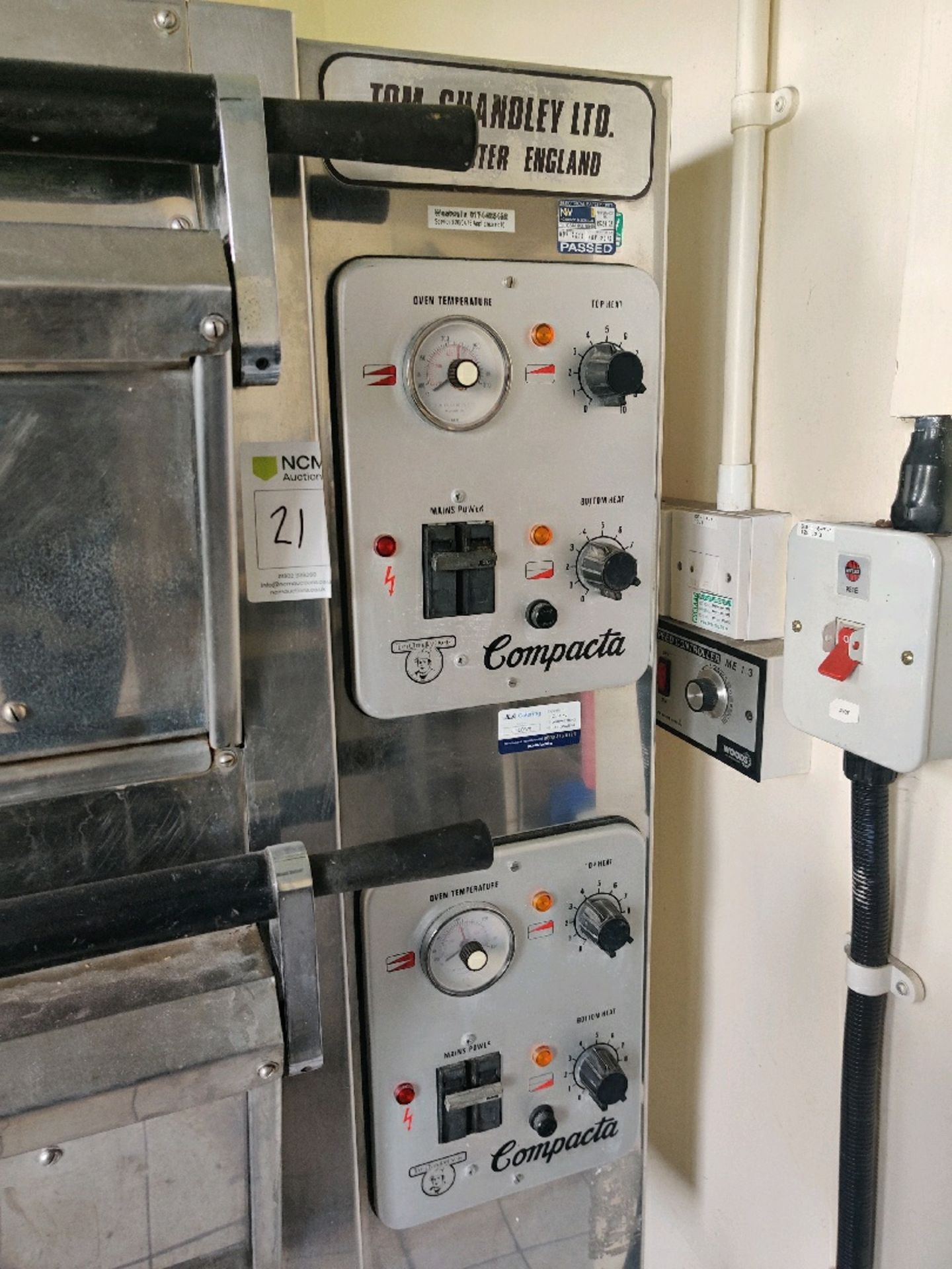 Tom chandley compacta oven - Image 2 of 4