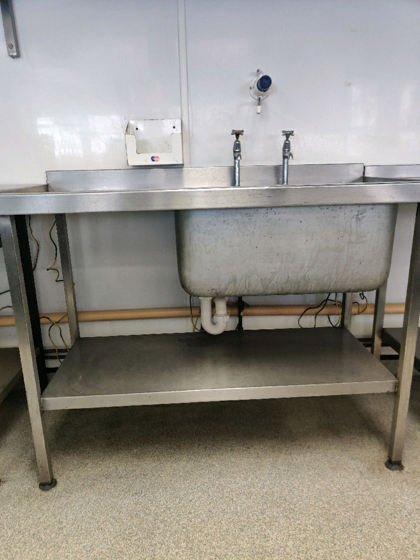 Stainless steel washing station - Image 3 of 3