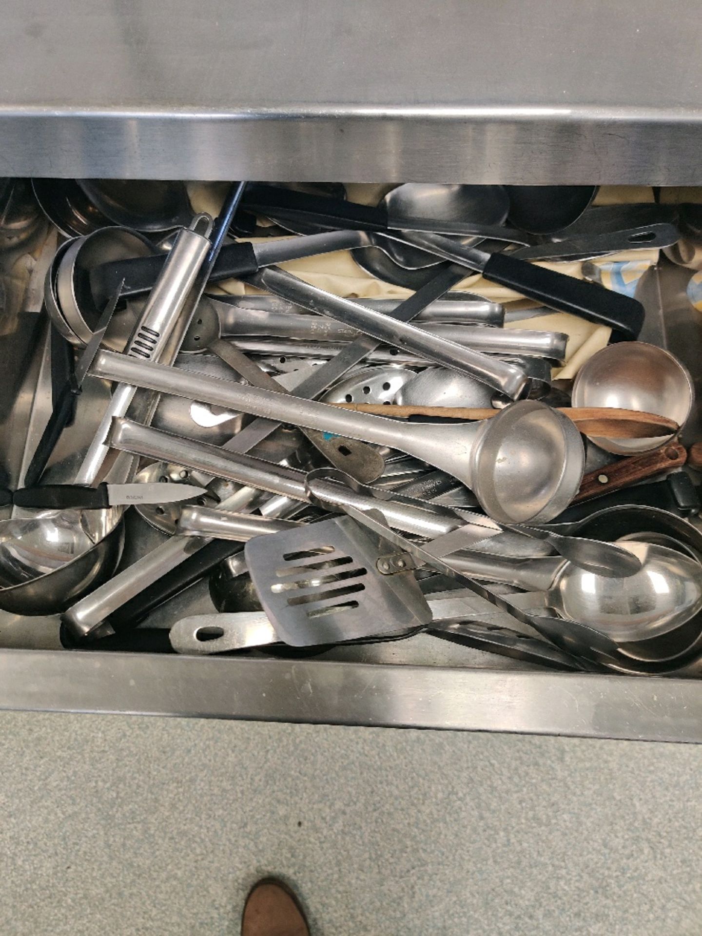 stainless steel prep station with drawer - Image 3 of 3