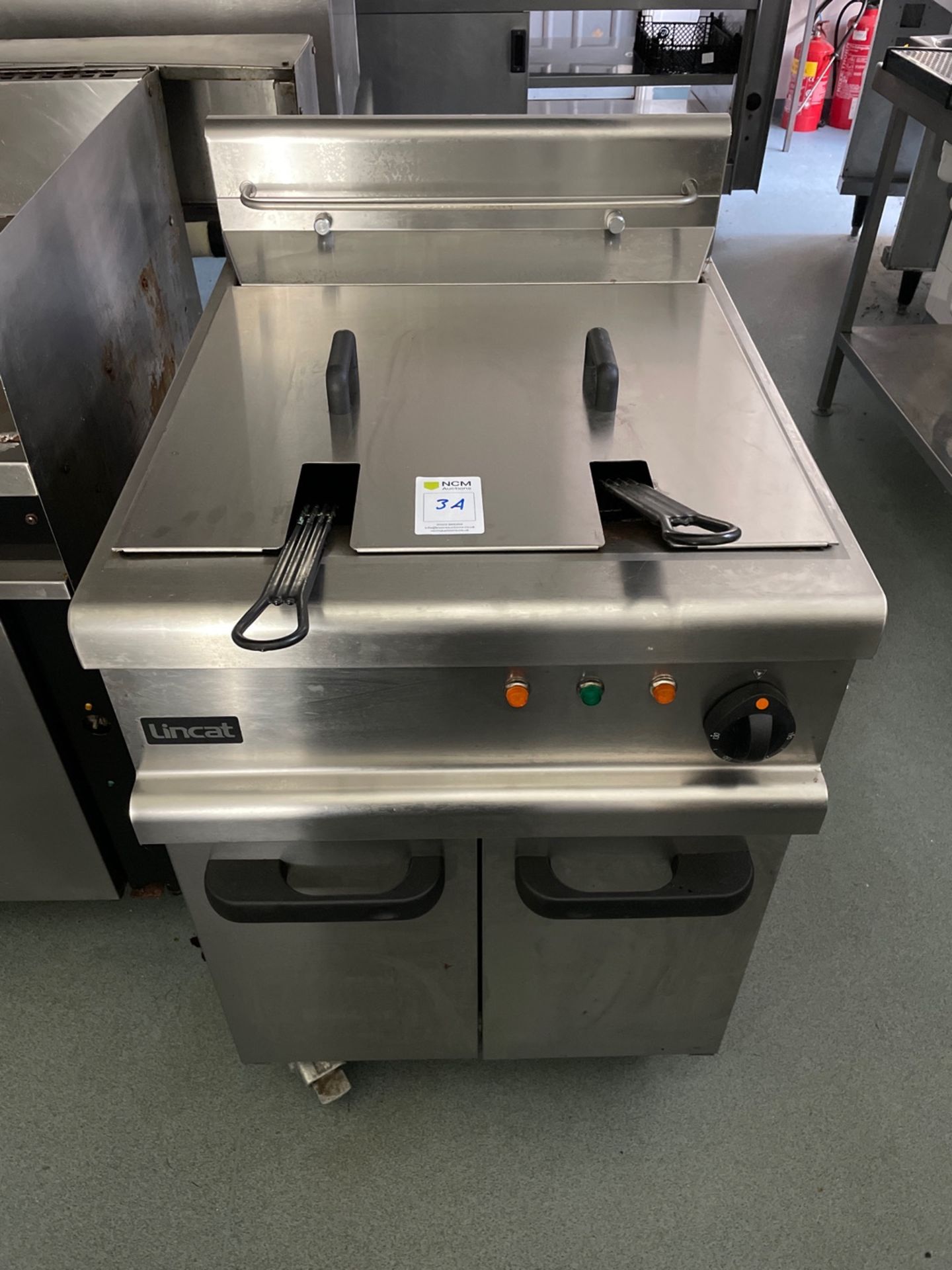 Lincat Twin Basket Deep Fat Fryer