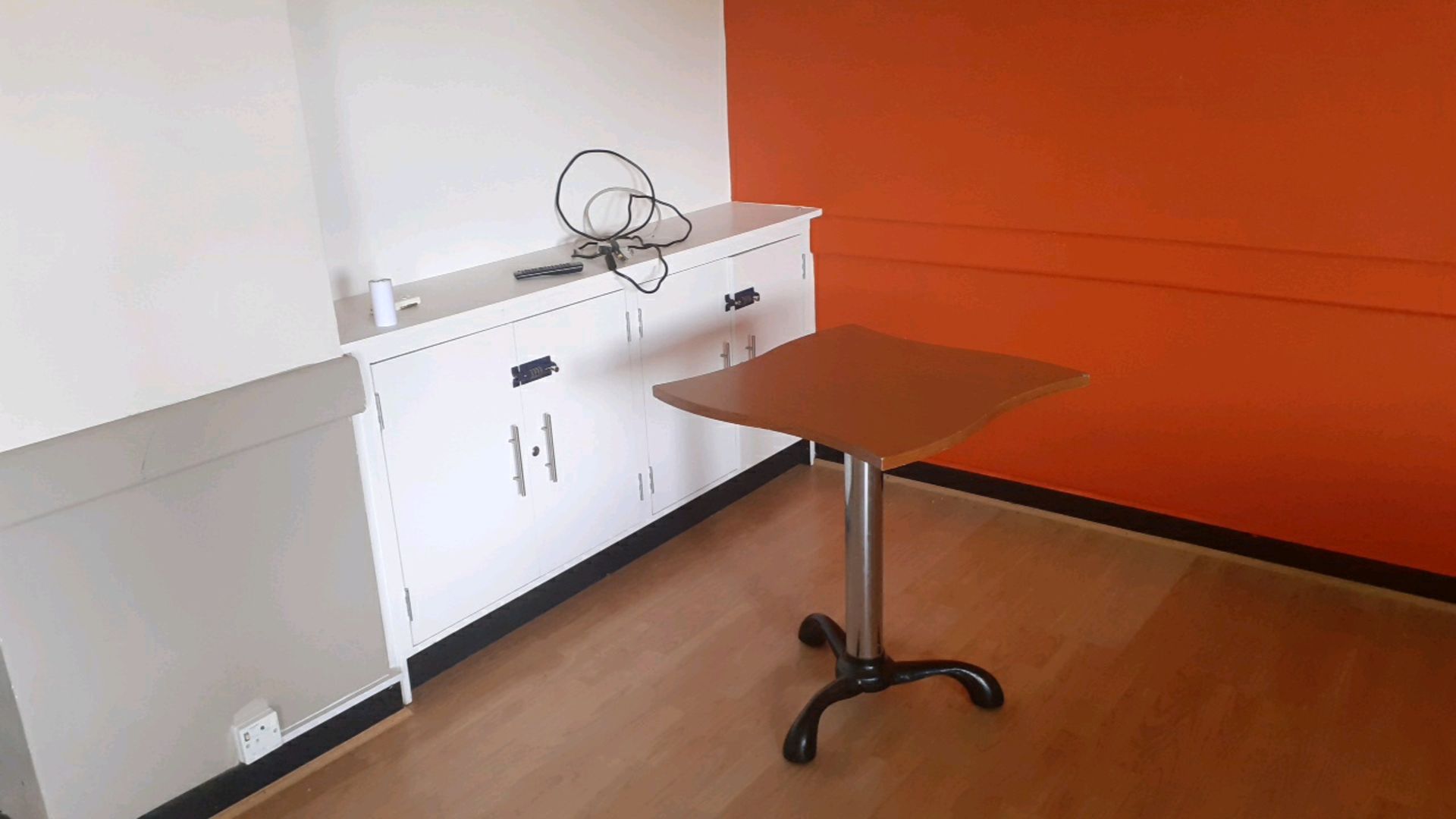Office furniture and equipment - Image 4 of 6