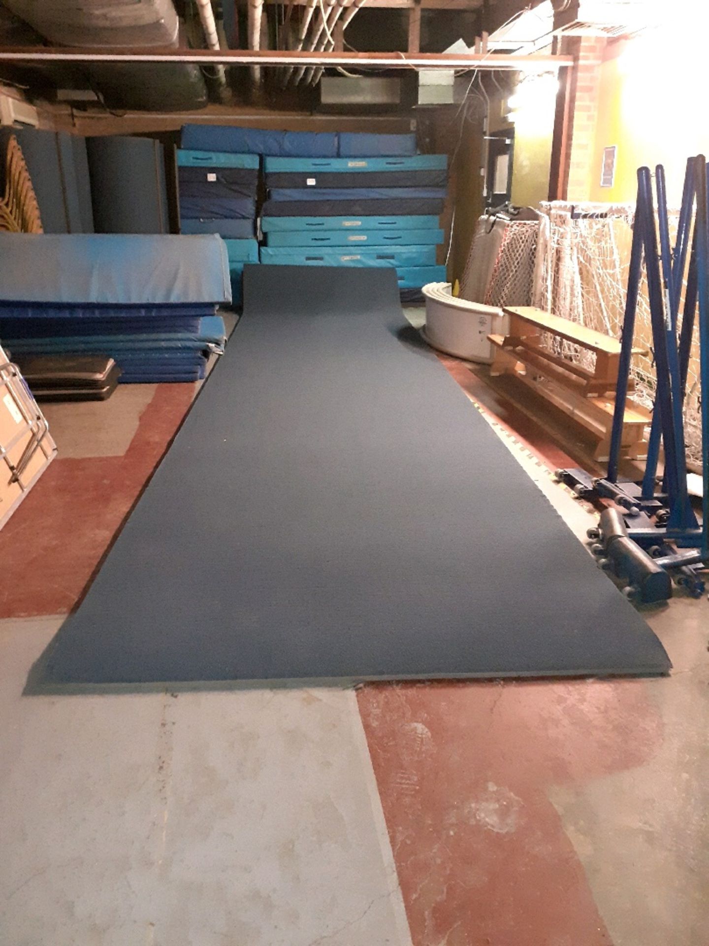 Gymnastics runway mat