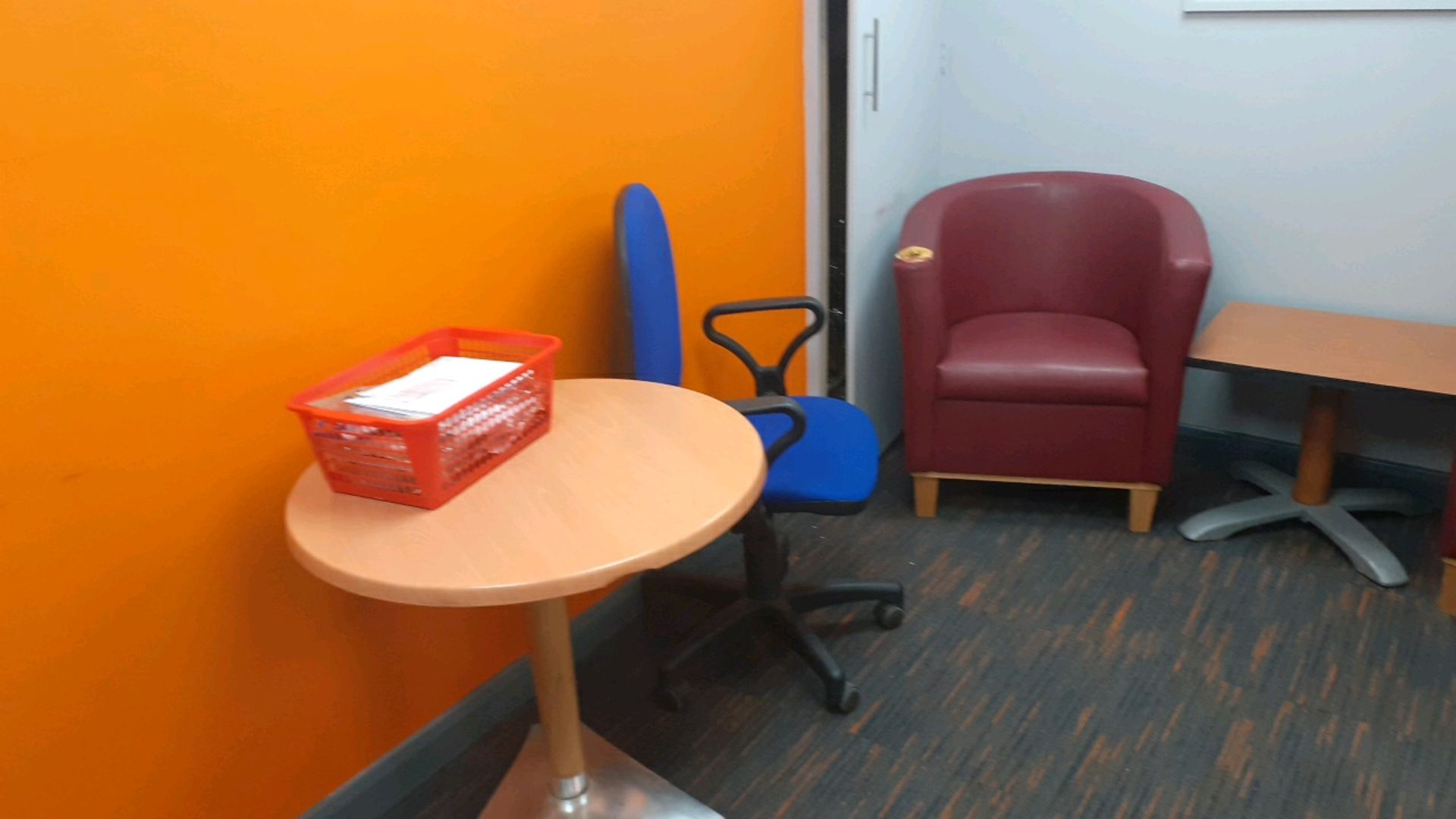 Staff room - Image 2 of 4