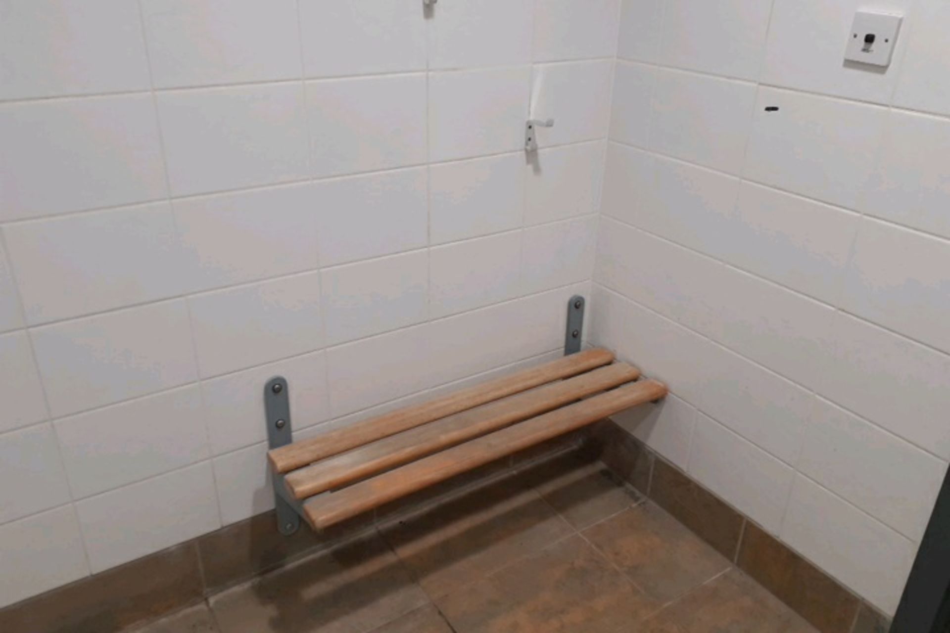 Accessible toilet - Image 3 of 4