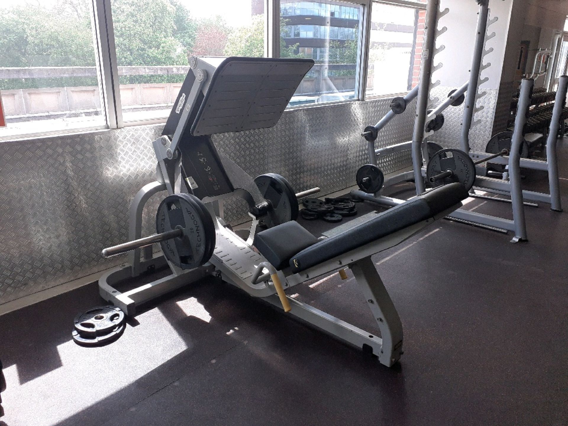 Leg press machine - Image 3 of 4