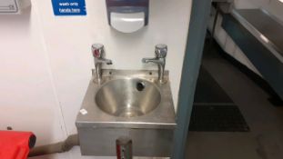 Hand wash sink