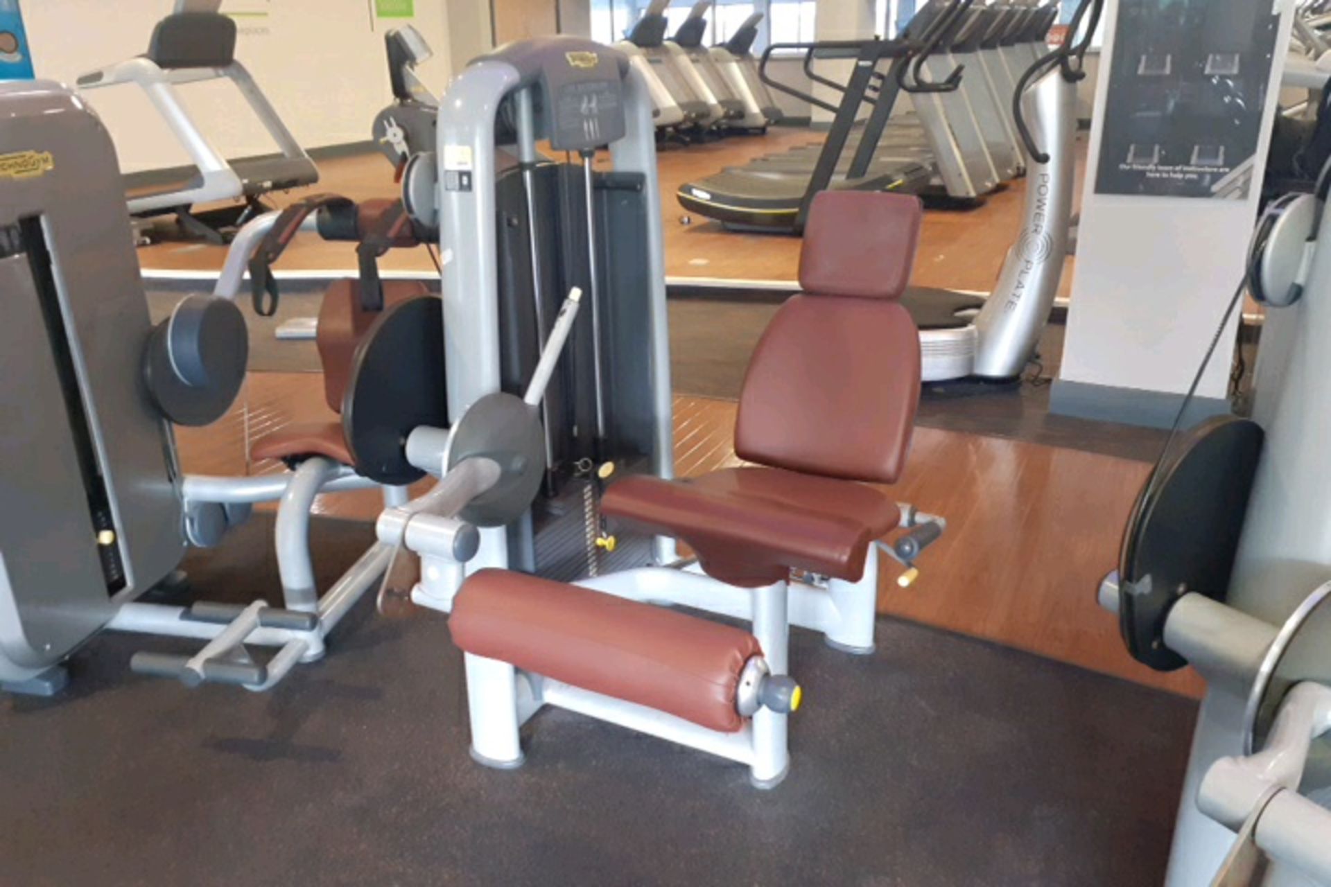 Leg extension machine - Image 2 of 2