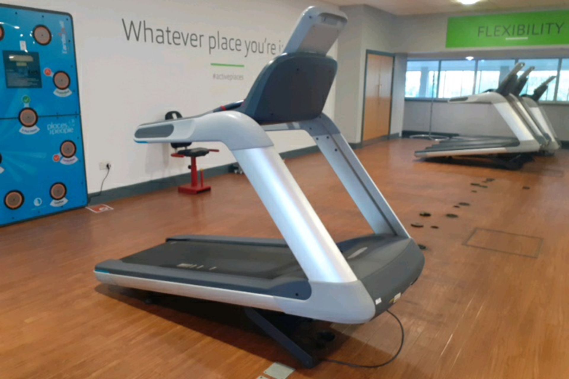 Treadmill - Image 2 of 4