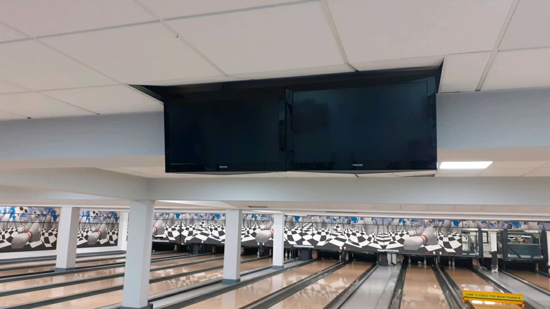 Brunswick 10 lane bowling alley - Image 21 of 42