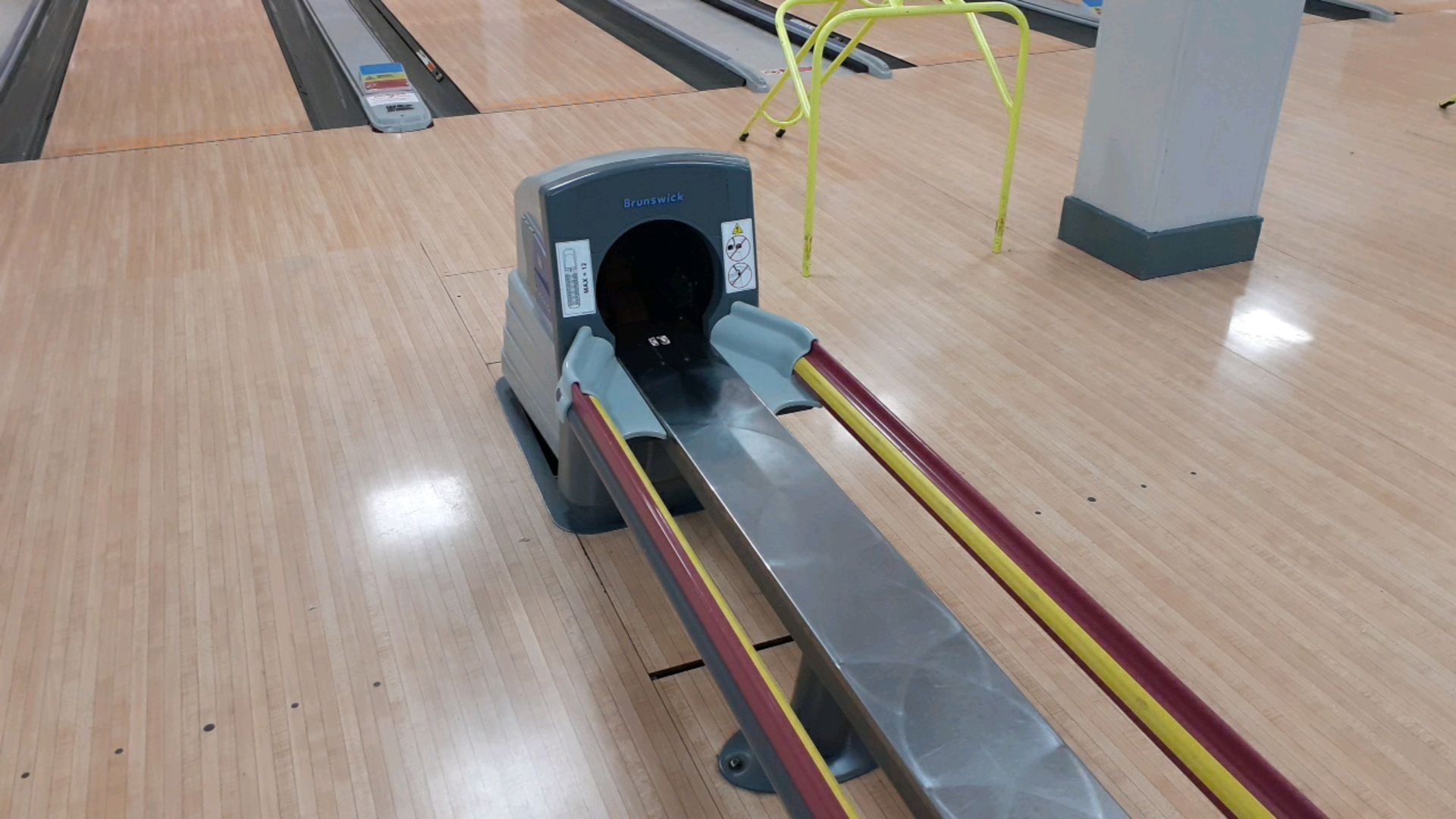 Brunswick 10 lane bowling alley - Image 15 of 42