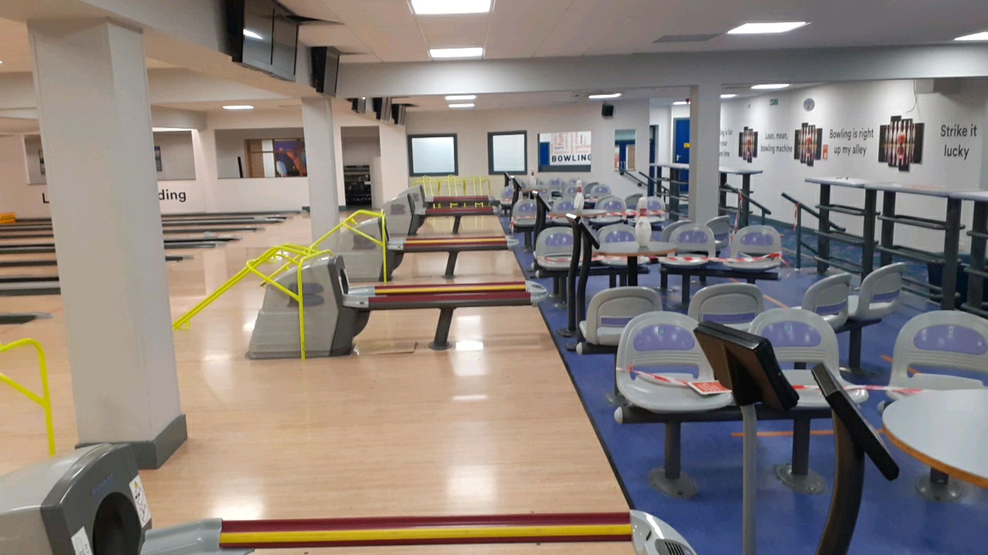 Brunswick 10 lane bowling alley - Image 14 of 42