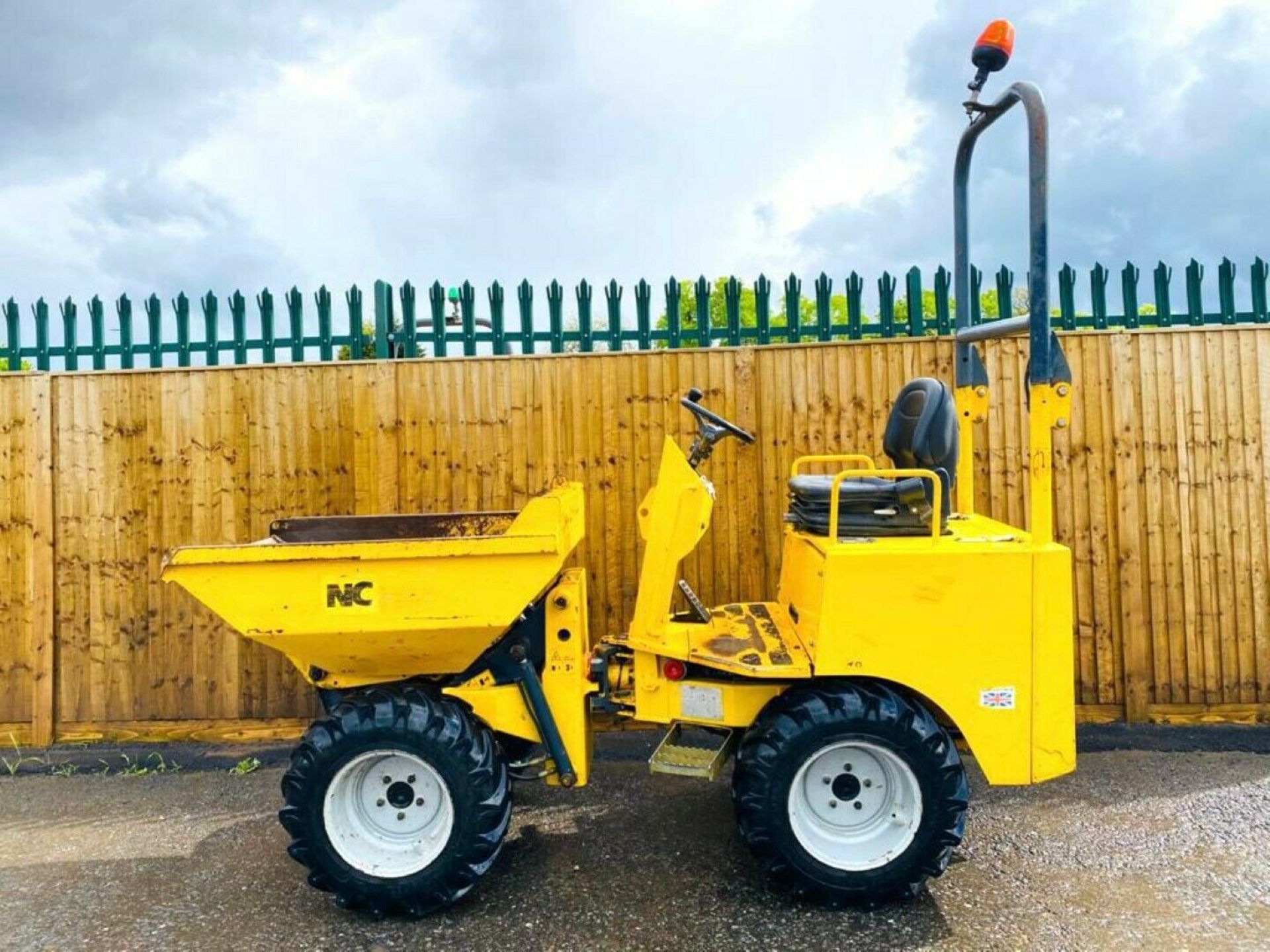 NC Engineering HT 1.0 1 Ton High Tip Dumper 2013 - Image 2 of 12