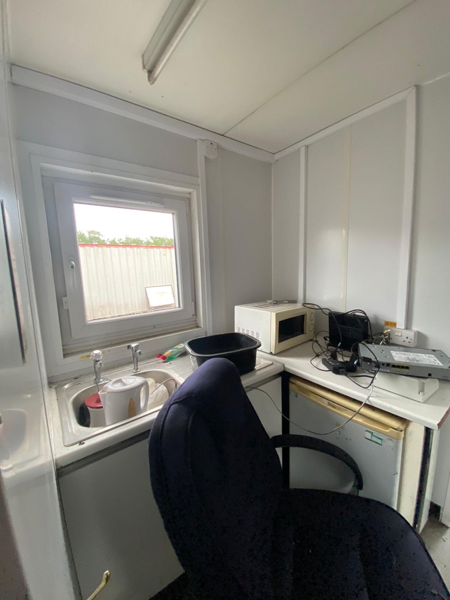 20ft site office canteen with office - Image 13 of 15