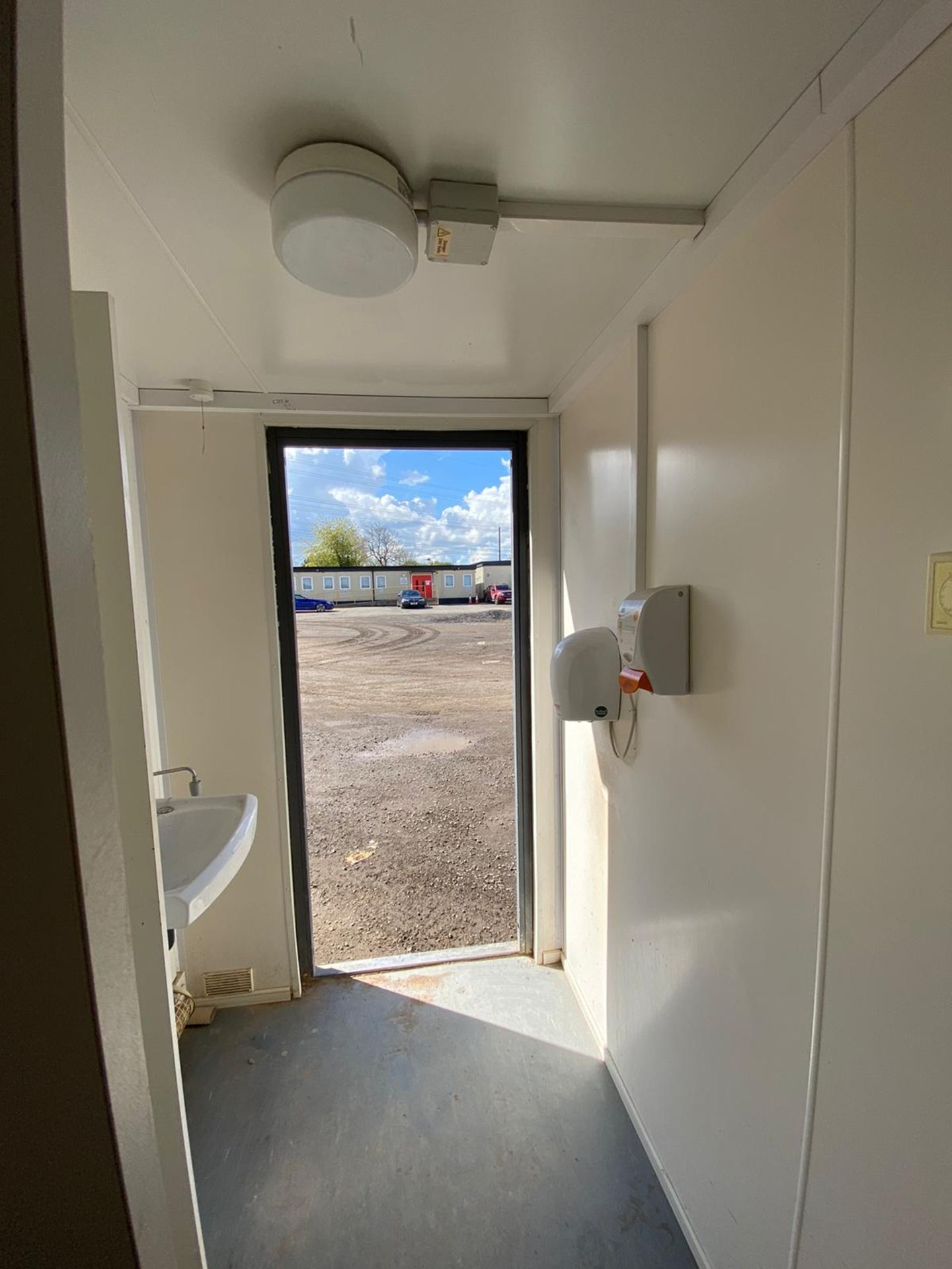 40ft x 10ft office, kitchen and toilet container cabin - Image 20 of 22