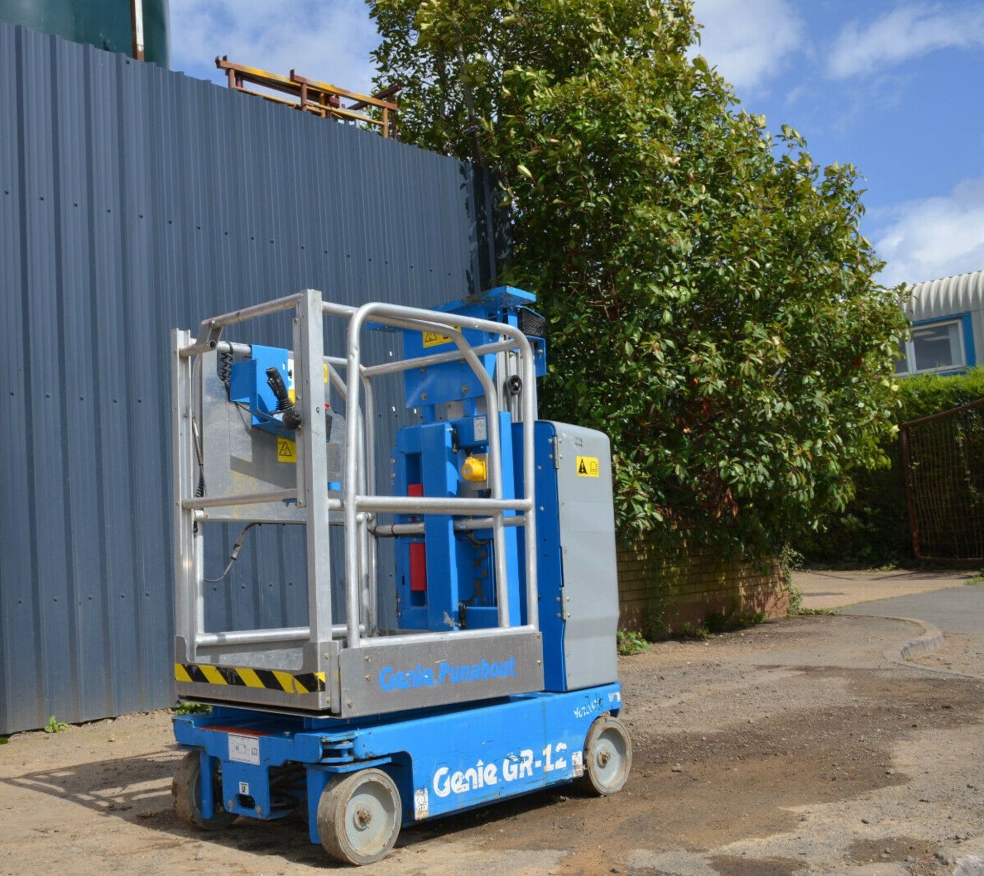 Genie gr-12 aerial work platform 2014