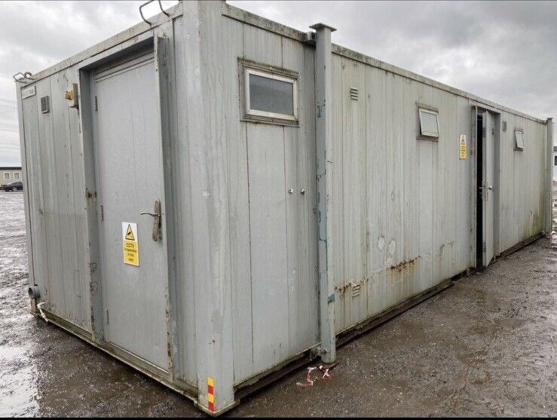 32ft 6 + 1 Male & Female Toilet Block Site Cabin Welfare Unit Wc Block Container. - Image 3 of 12