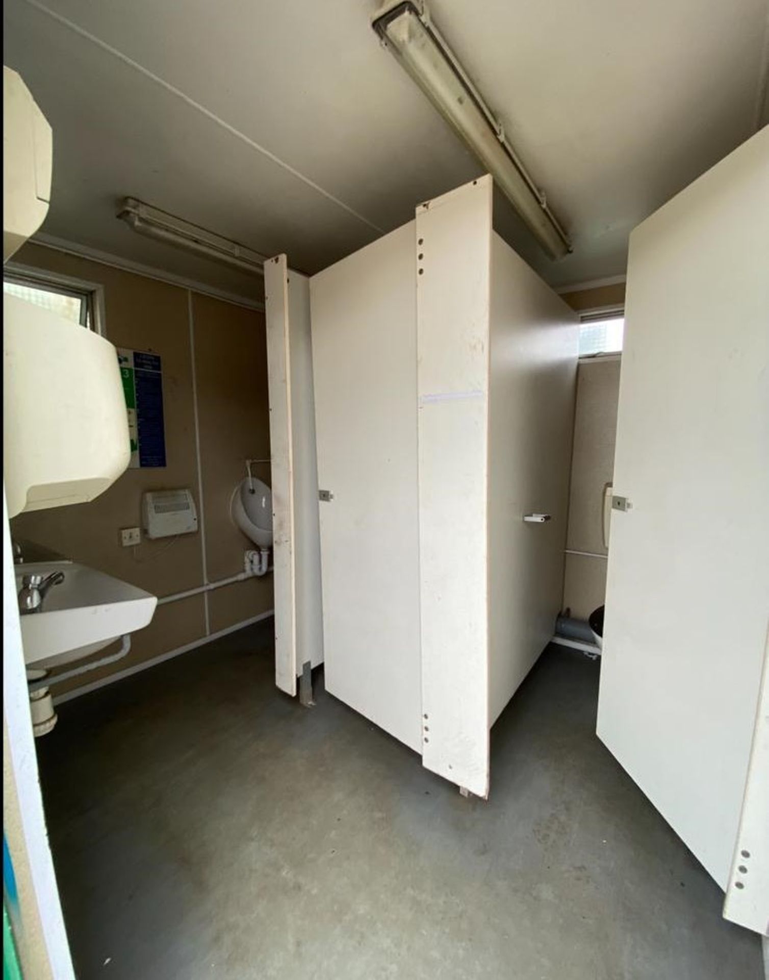 13ft 2 + 1 toilet block container - Image 12 of 13