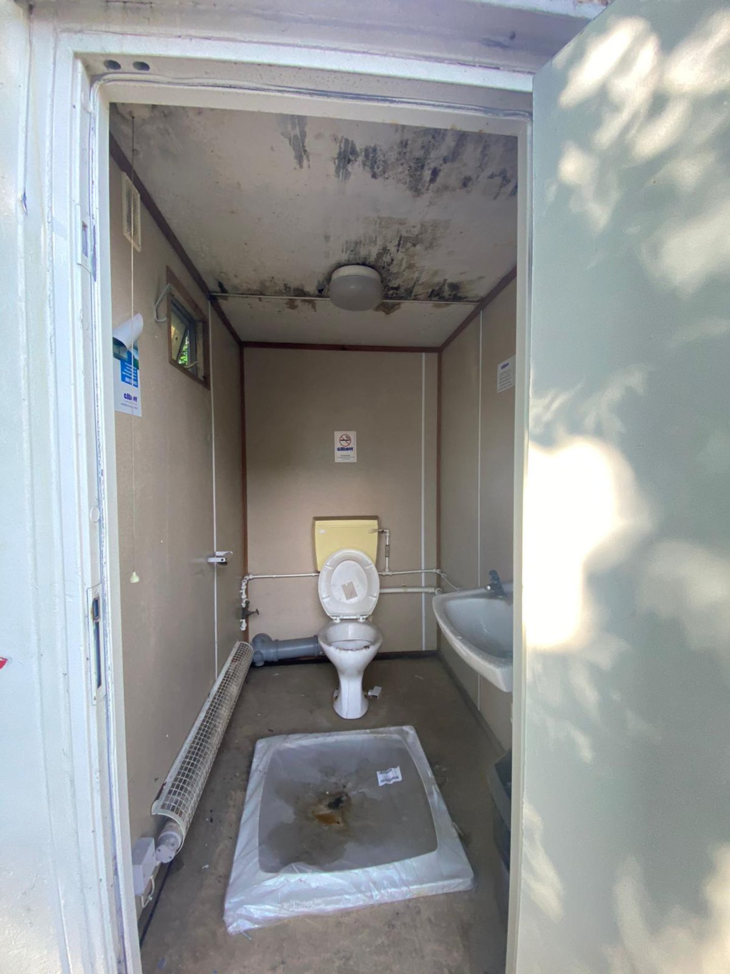 13ft 2 + 1 male and female toilet block container - Image 11 of 13