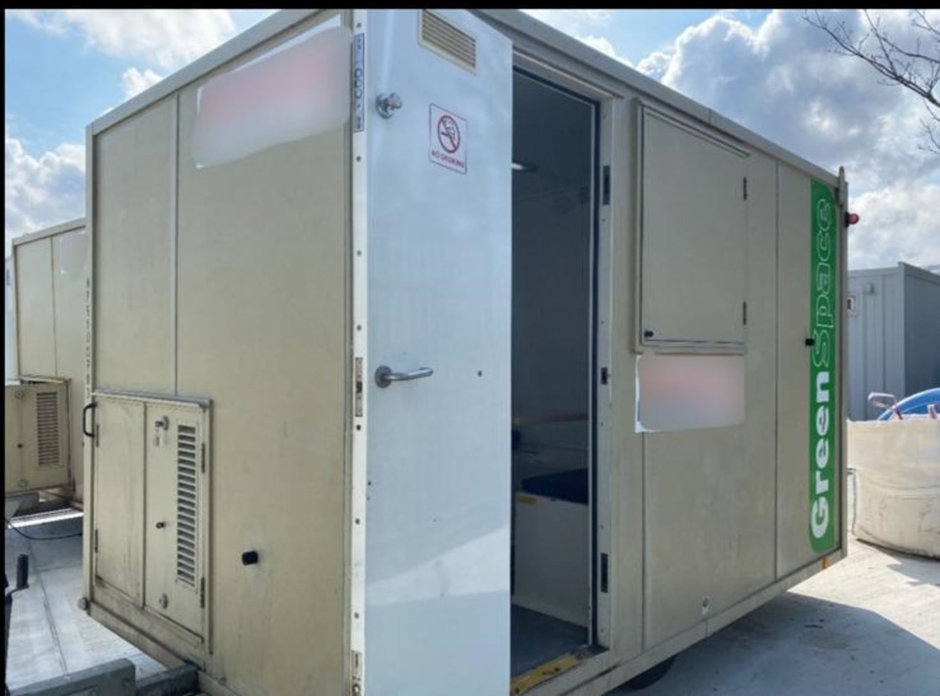 12ft 6 man towable welfare unit - AJC with generator - Image 3 of 19