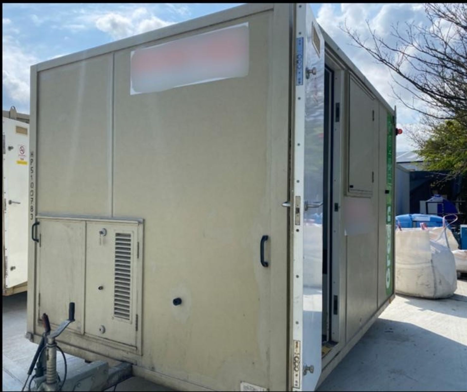 12ft 6 man towable welfare unit - AJC with generator - Image 5 of 19