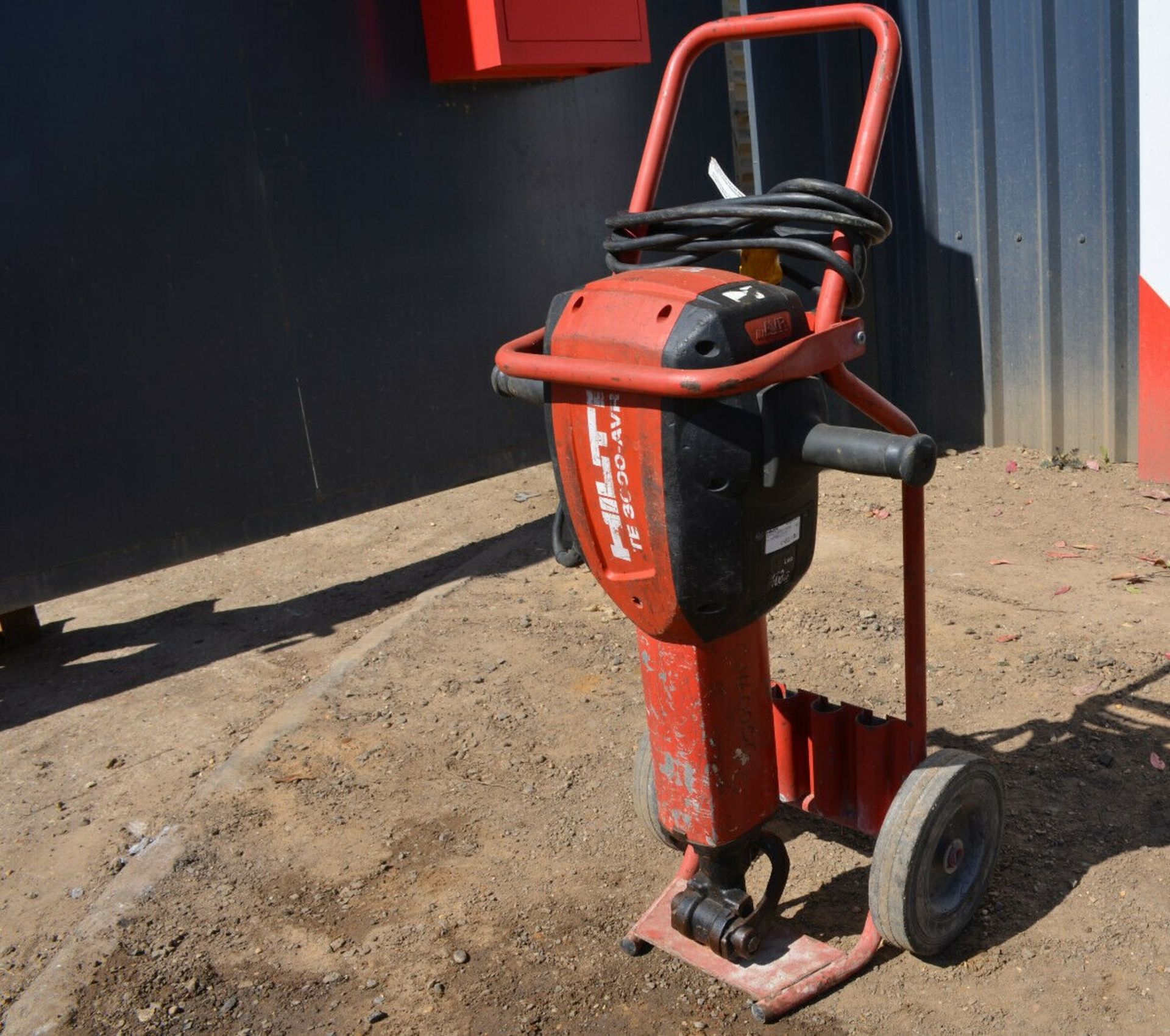 Hilti te 3000-avr heavy duty electric breaker - Image 3 of 8