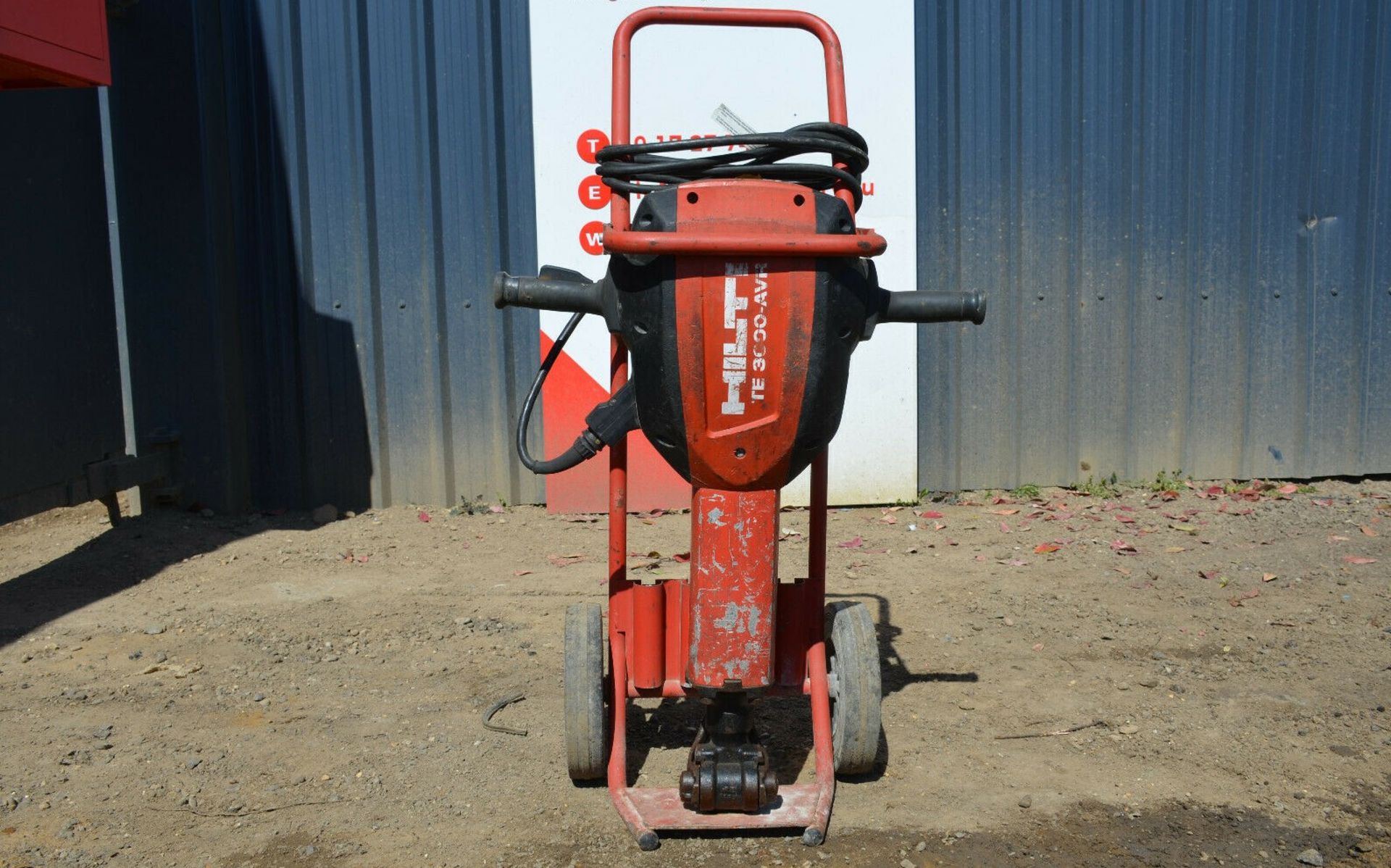 Hilti te 3000-avr heavy duty electric breaker