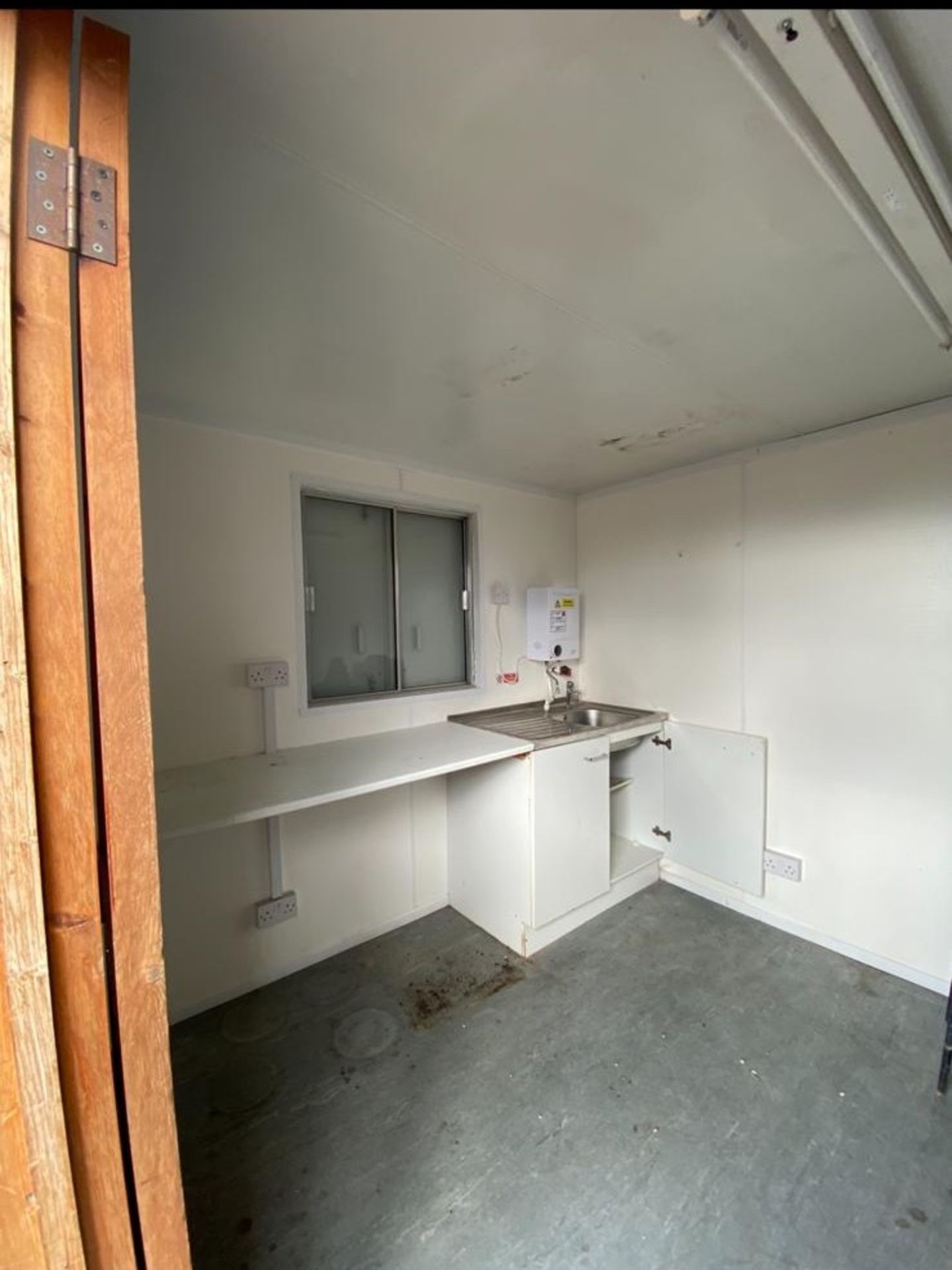 24ft site office canteen container cabin - Image 4 of 9