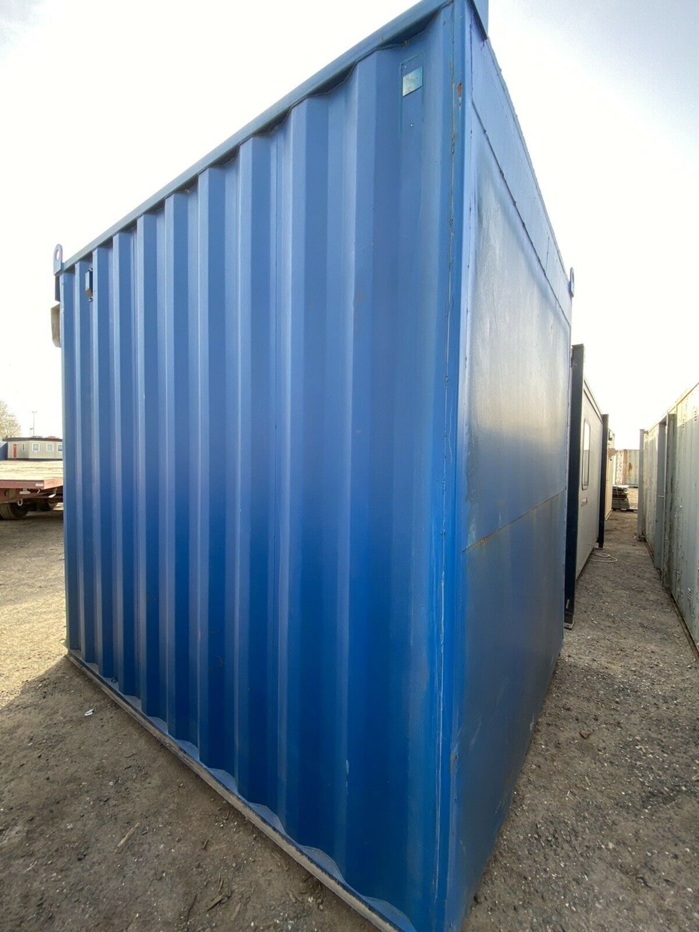 10ft High Cube Storage Container With Roller Shutter Door - Image 4 of 12