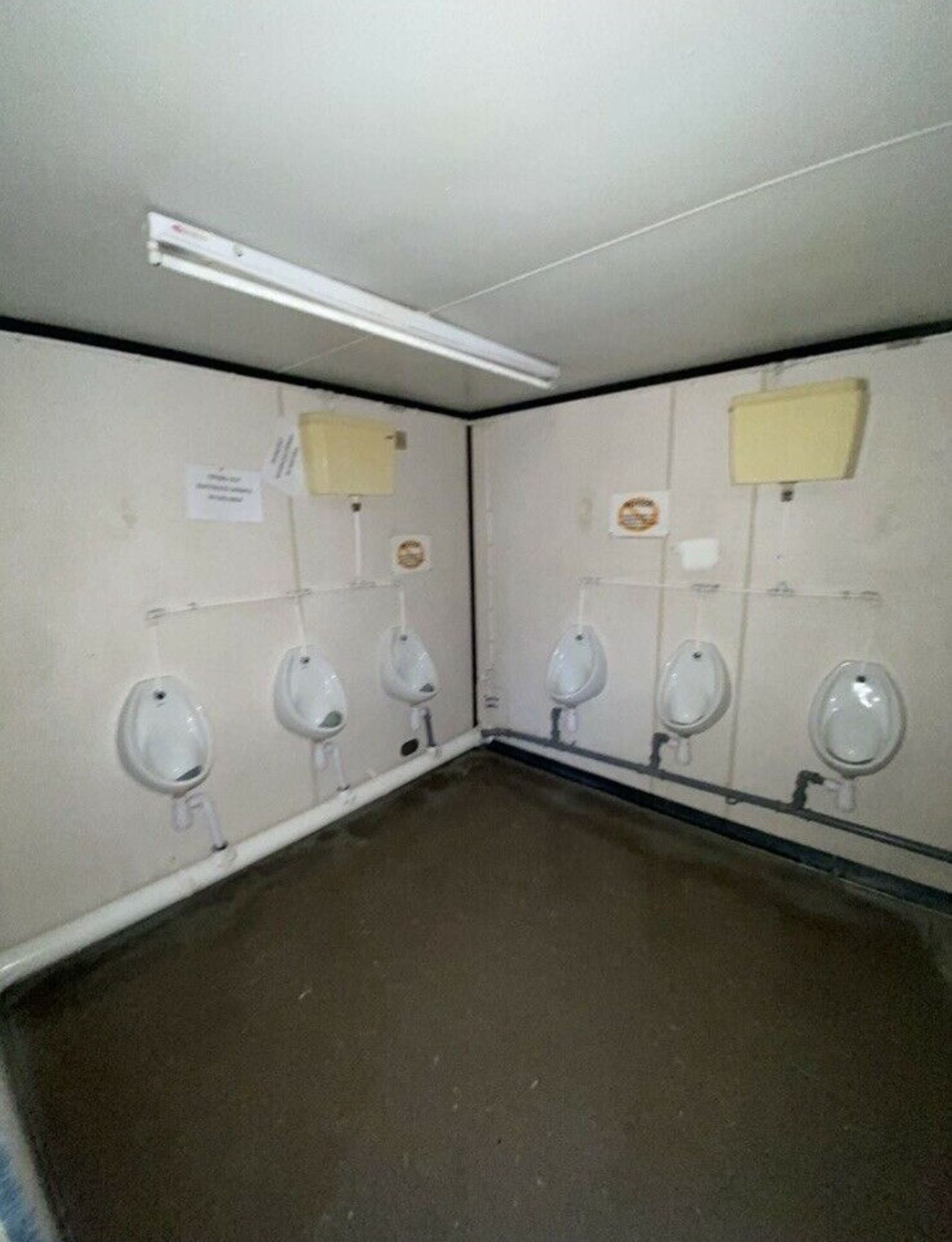 32ft 6 + 1 Male & Female Toilet Block Site Cabin Welfare Unit Wc Block Container. - Image 10 of 12