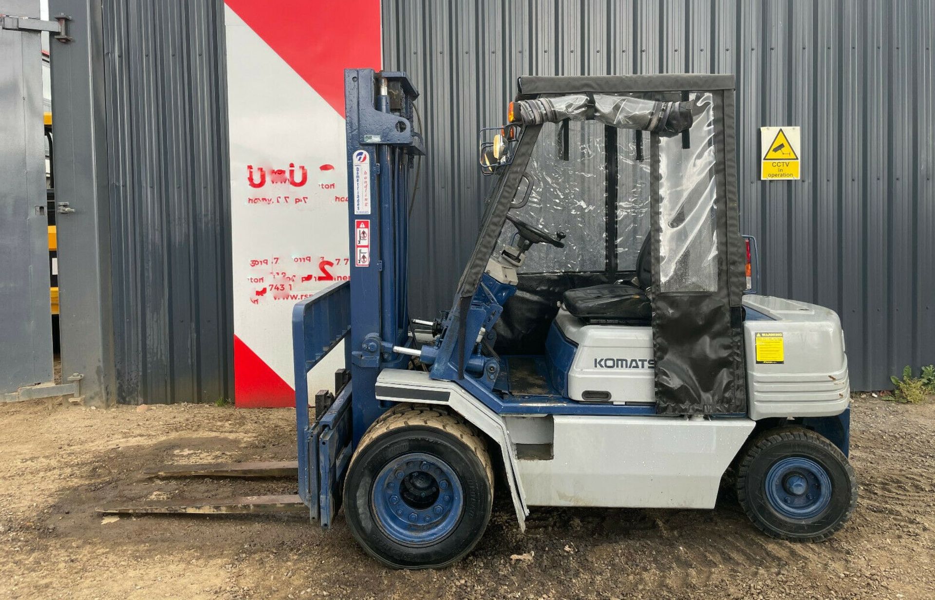 Komatsu fd20 t-11e diesel forklift 1992 - Image 2 of 12