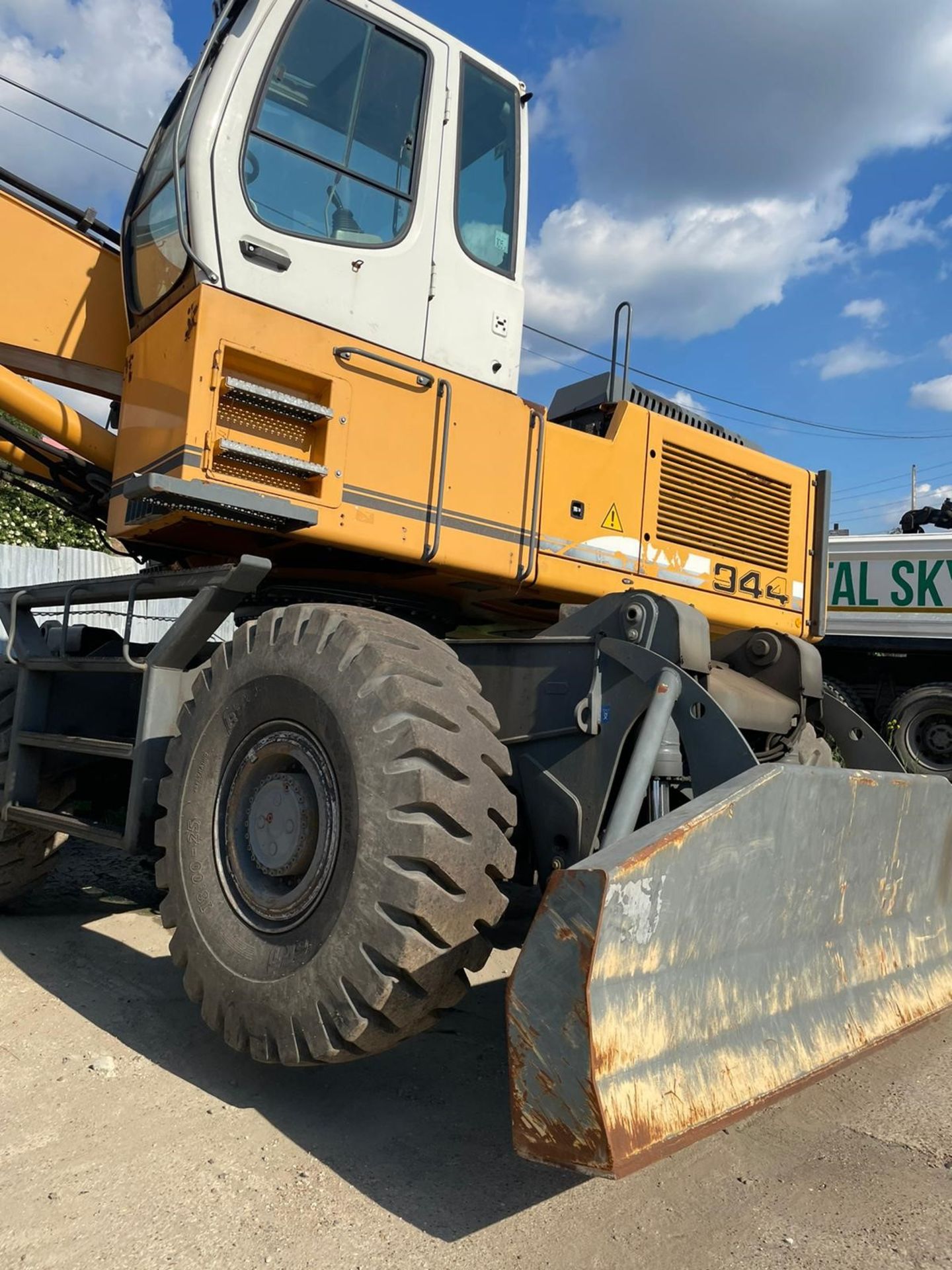 Liebherr scrap / waste handler 944C 2008 - Image 5 of 9