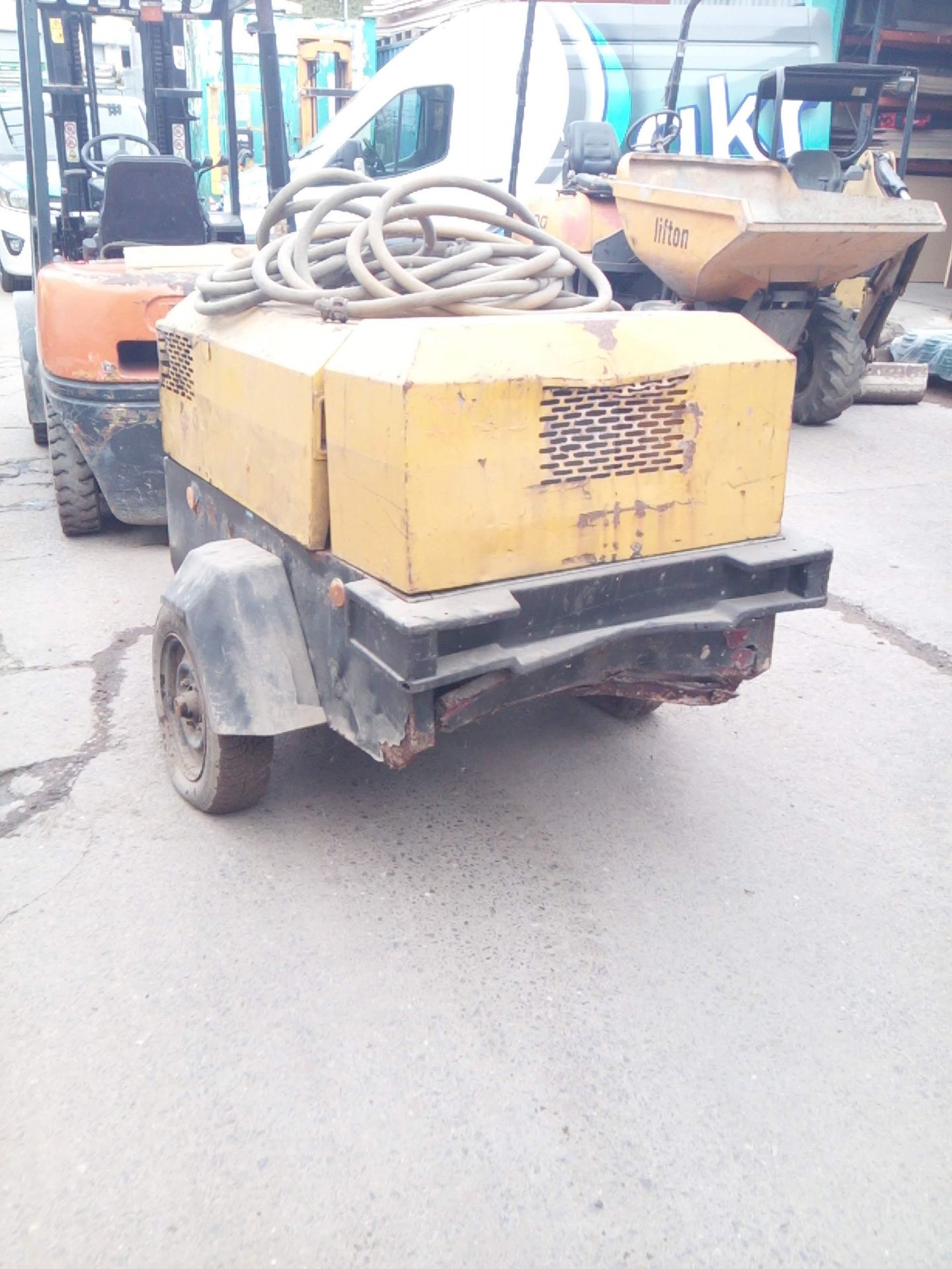 Road towable compressor - Image 4 of 4