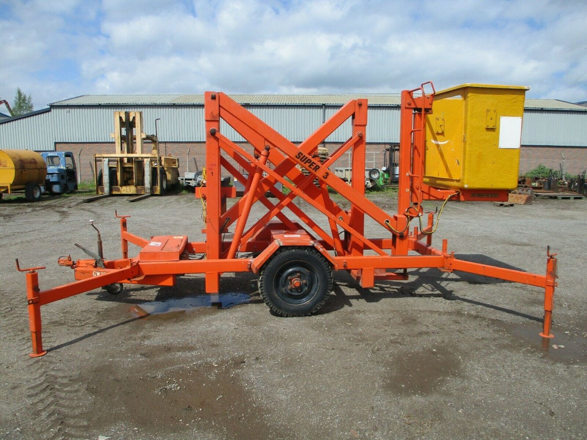 Simon topper cherry picker - Image 4 of 9