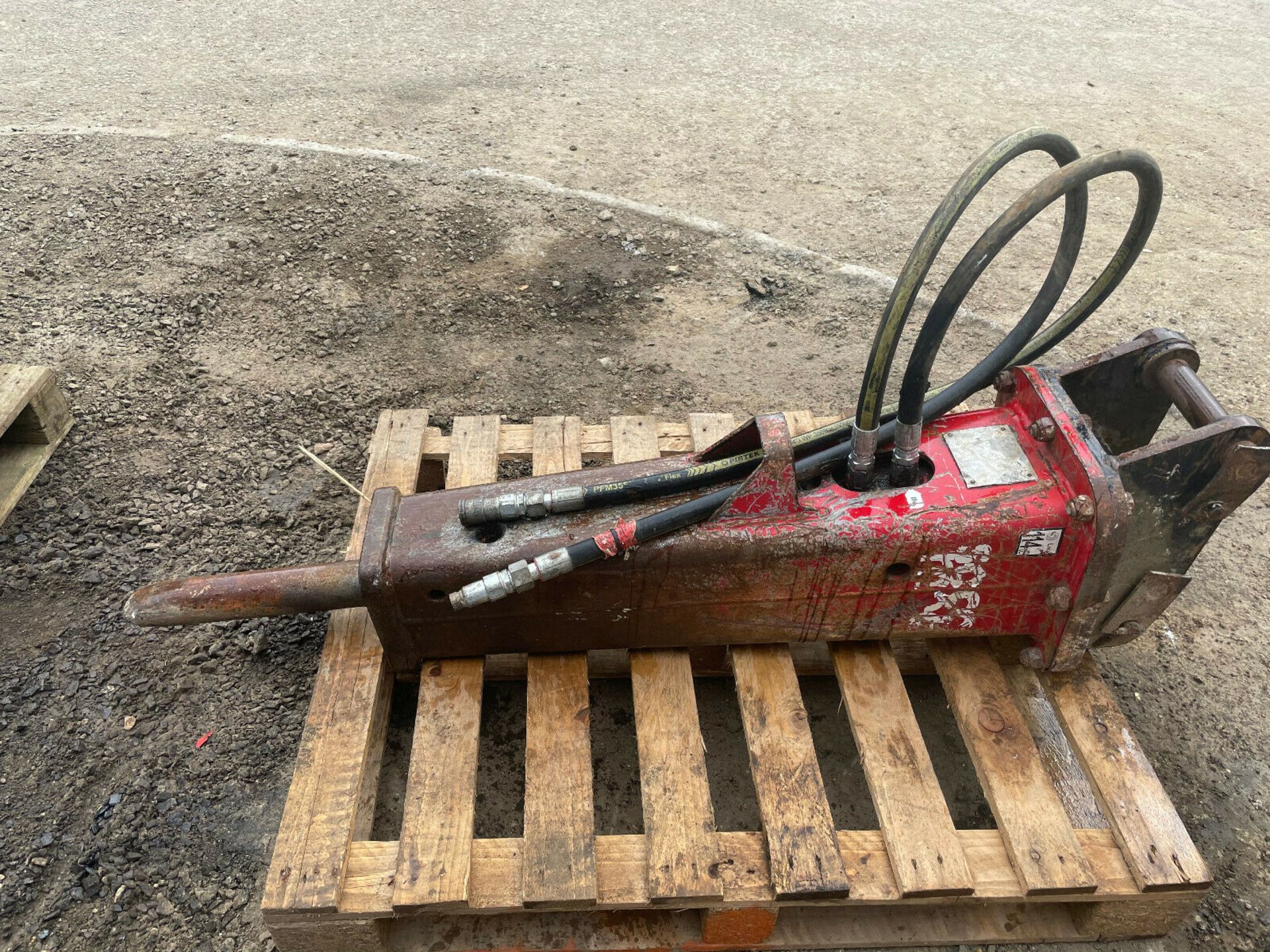 Socomec dms 300 hydraulic breaker 2014 max energy per blow: 700 j, require flow: 50 - 70 l/min, - Image 2 of 4